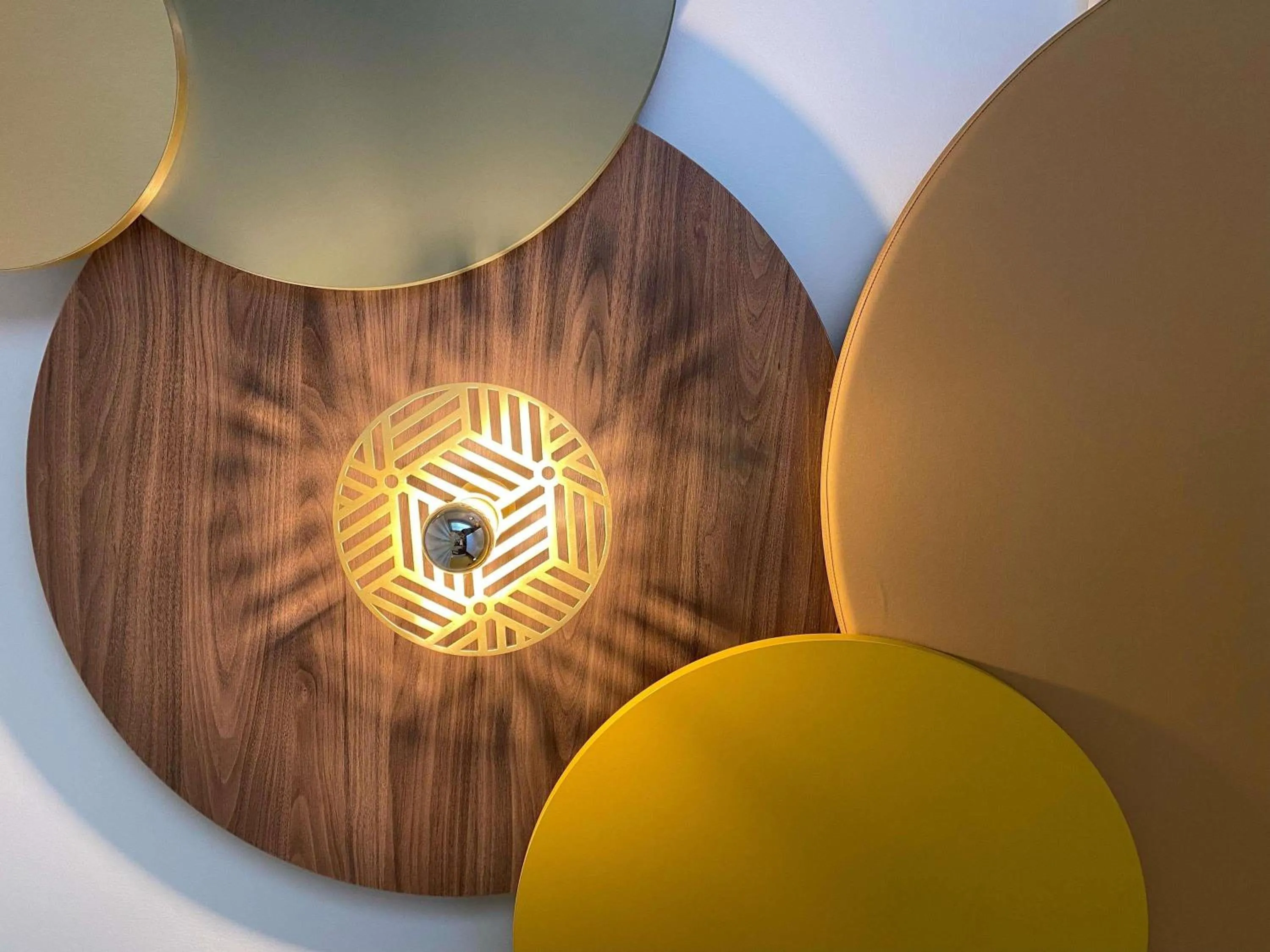 Bedroom in Mercure Auxerre Autoroute du Soleil