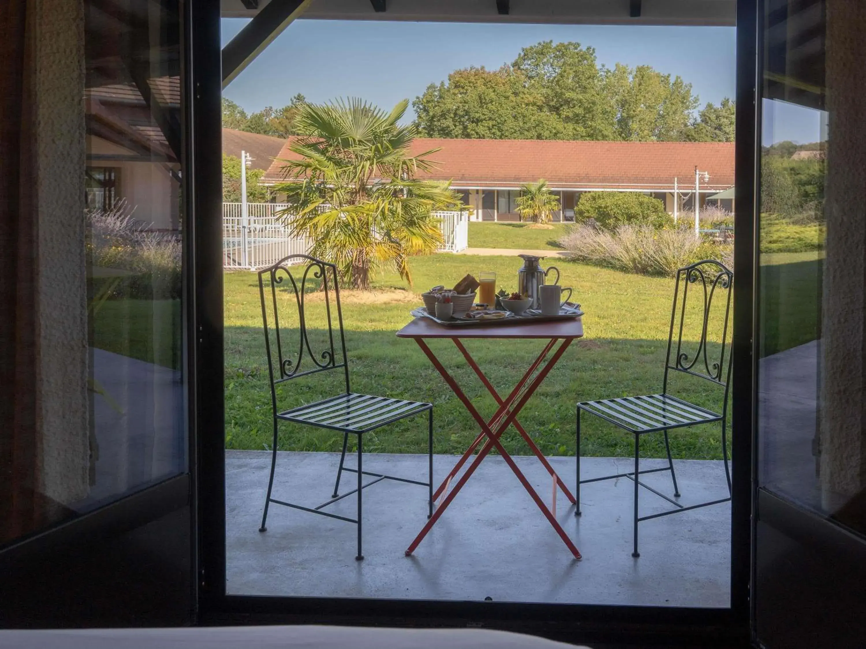 Bedroom in Mercure Auxerre Autoroute du Soleil Bedroom in Mercure Auxerre Autoroute du Soleil