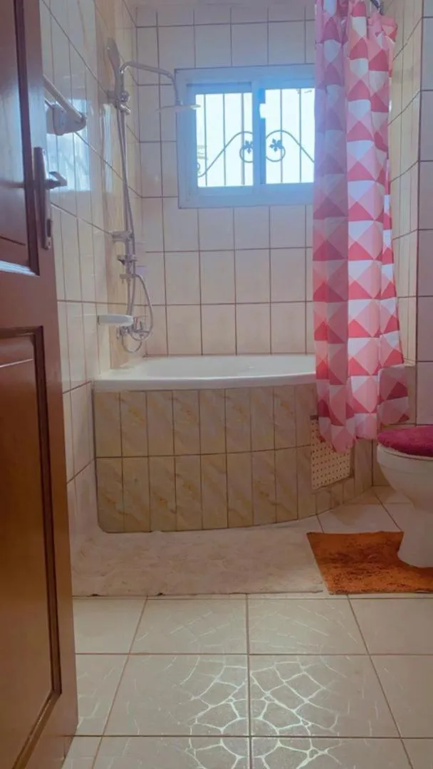 Bath in Résidences hôtelières Micheline et Emile BASTOS