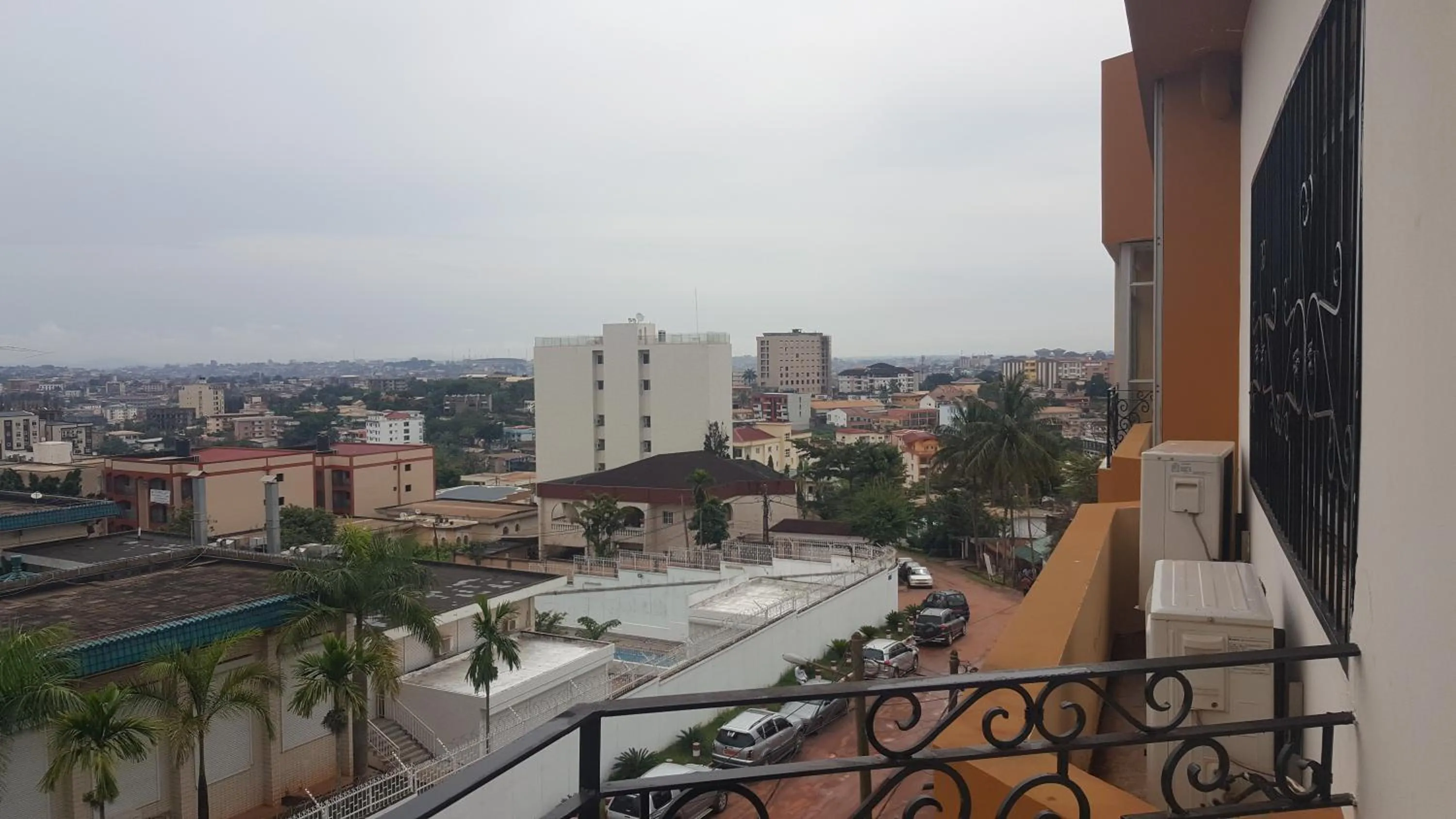 Neighbourhood in Résidences hôtelières Micheline et Emile BASTOS