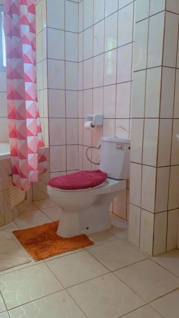 Bathroom in Résidences hôtelières Micheline et Emile BASTOS