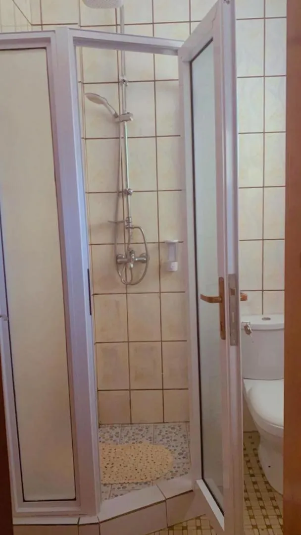 Bathroom in Résidences hôtelières Micheline et Emile BASTOS