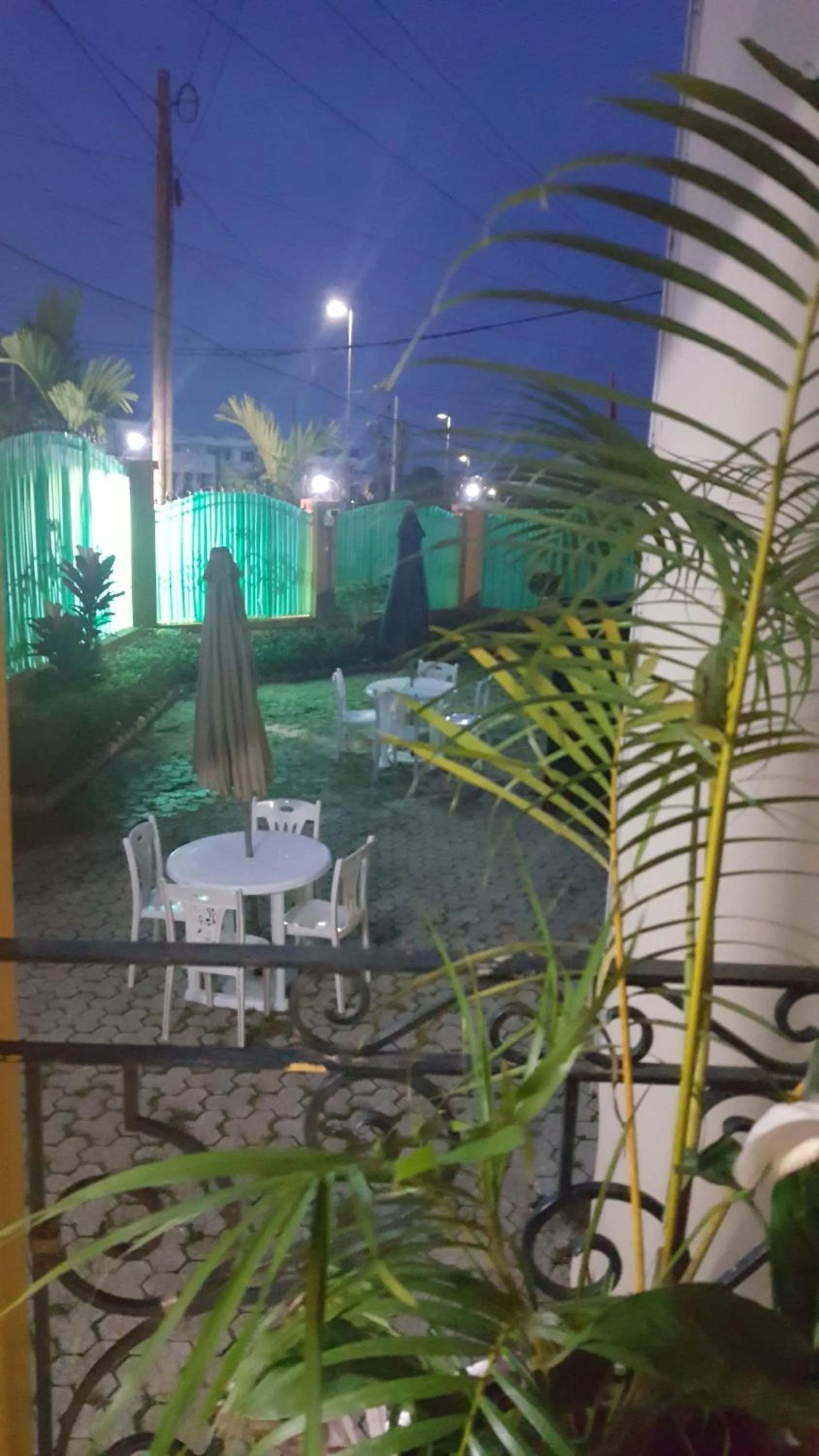 Patio in Résidences hôtelières Micheline et Emile BASTOS