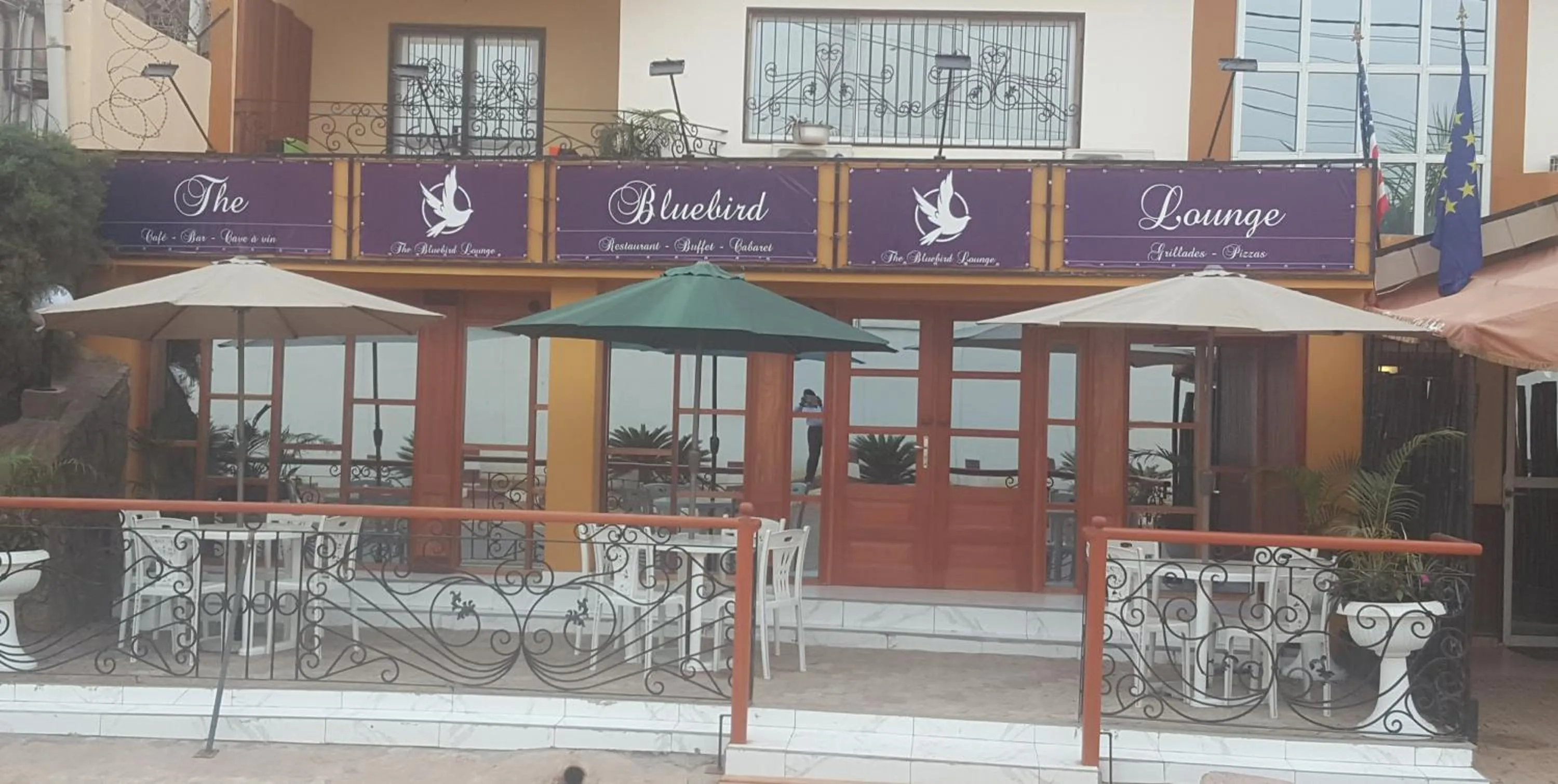 Restaurant/places to eat in Résidences hôtelières Micheline et Emile BASTOS