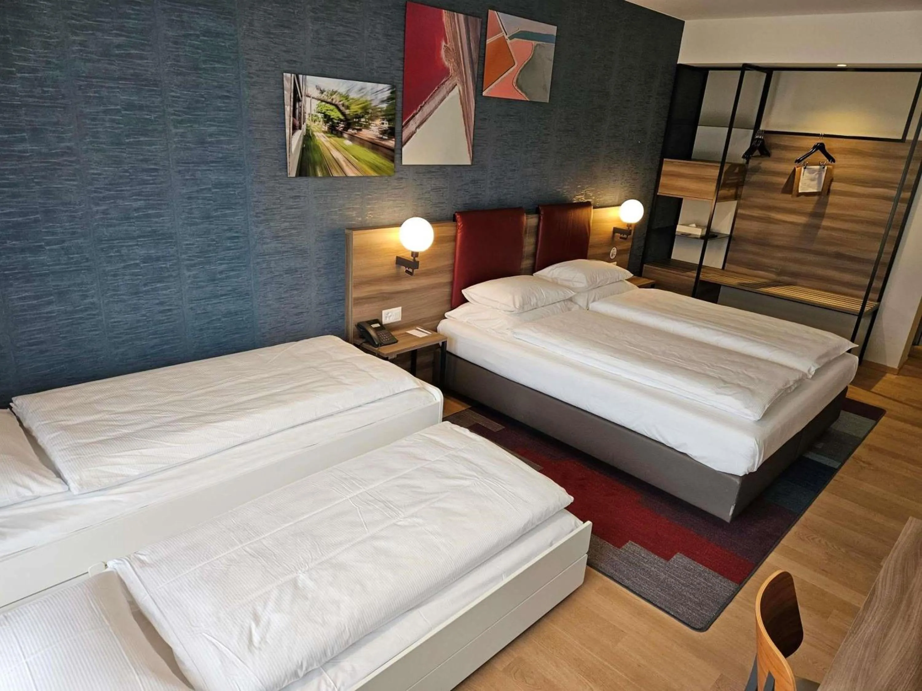 Bed in Mercure Geneva Airport