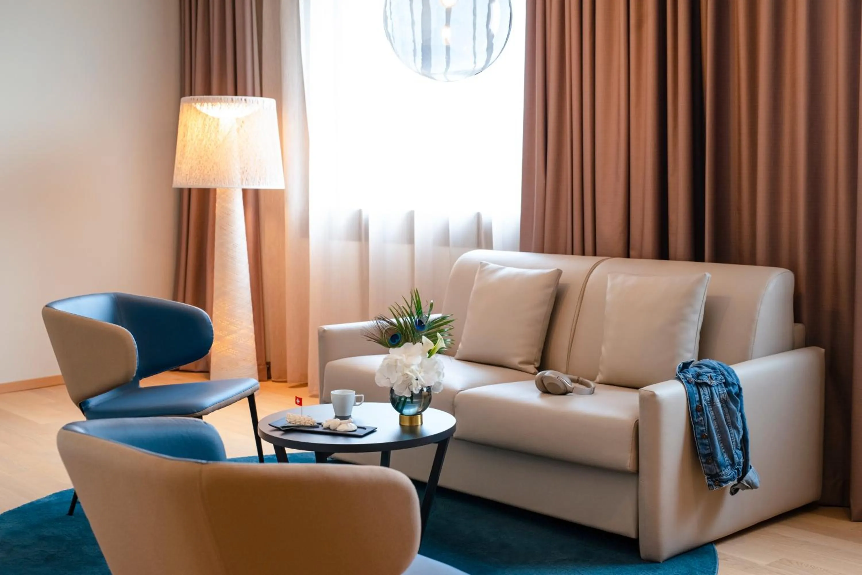 Living room in Mercure Geneva Airport