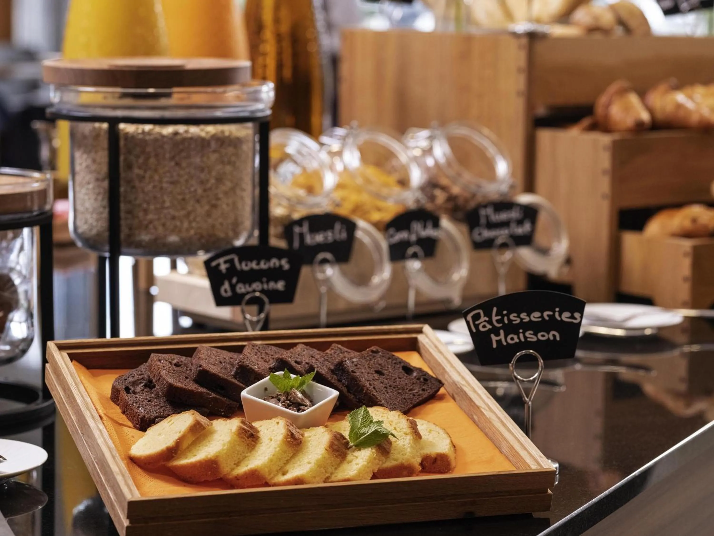 Food and drinks in Mercure Geneva Airport