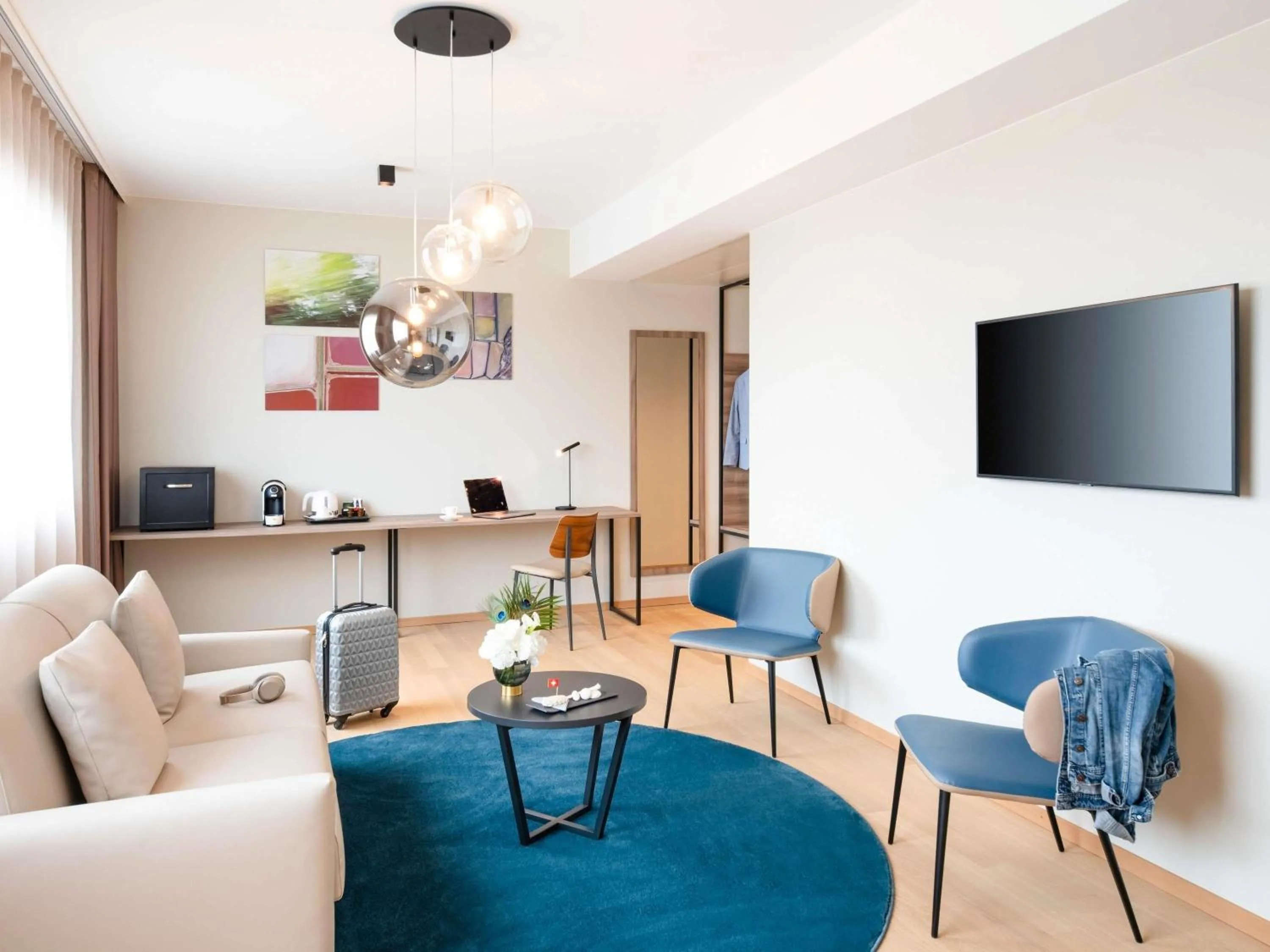 TV and multimedia in Mercure Geneva Airport