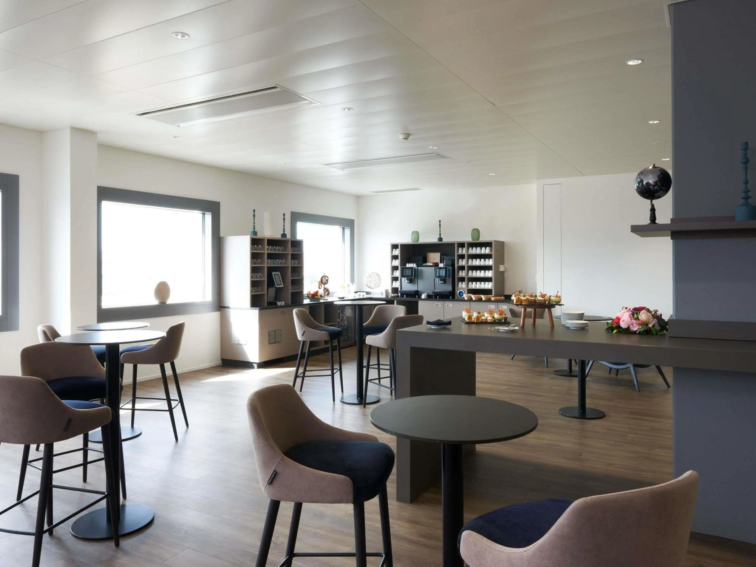 Banquet/Function facilities in Mercure Geneva Airport