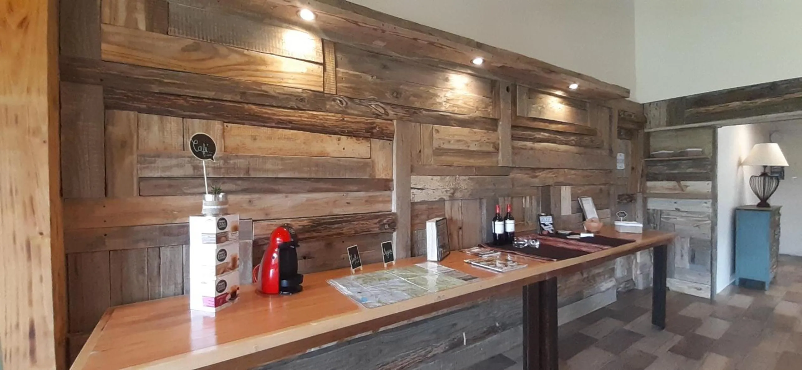 Lounge or bar in Fitz Roy Hostería de Montaña - El Chaltén