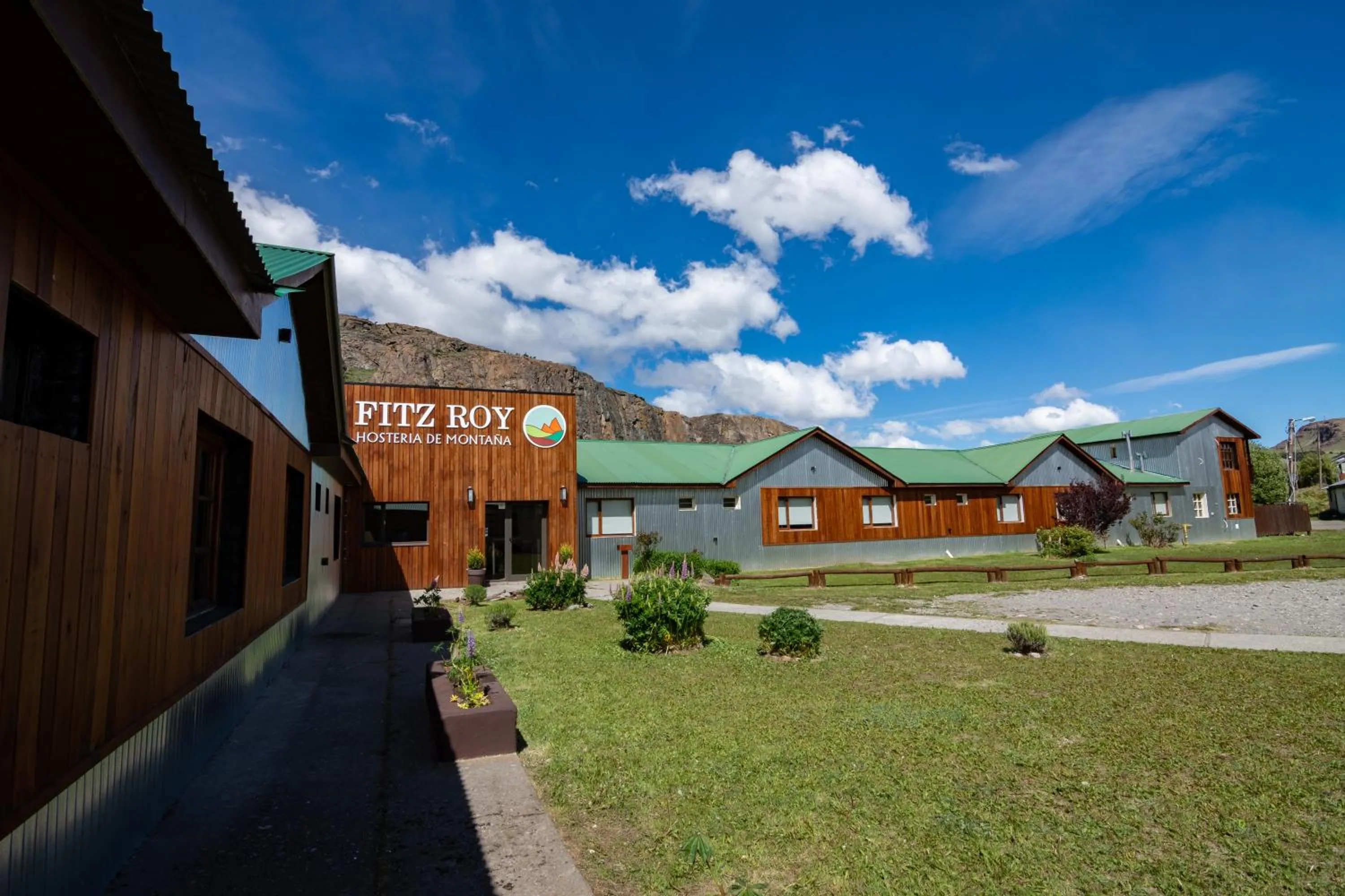 Property building in Fitz Roy Hostería de Montaña - El Chaltén