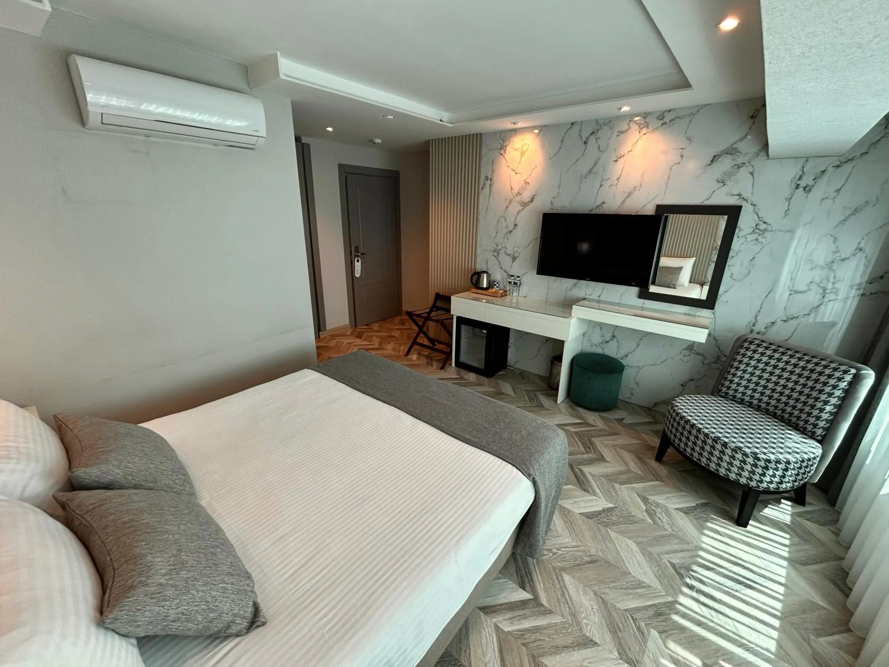 Bed in The Roomy Hotel Nişantaşı