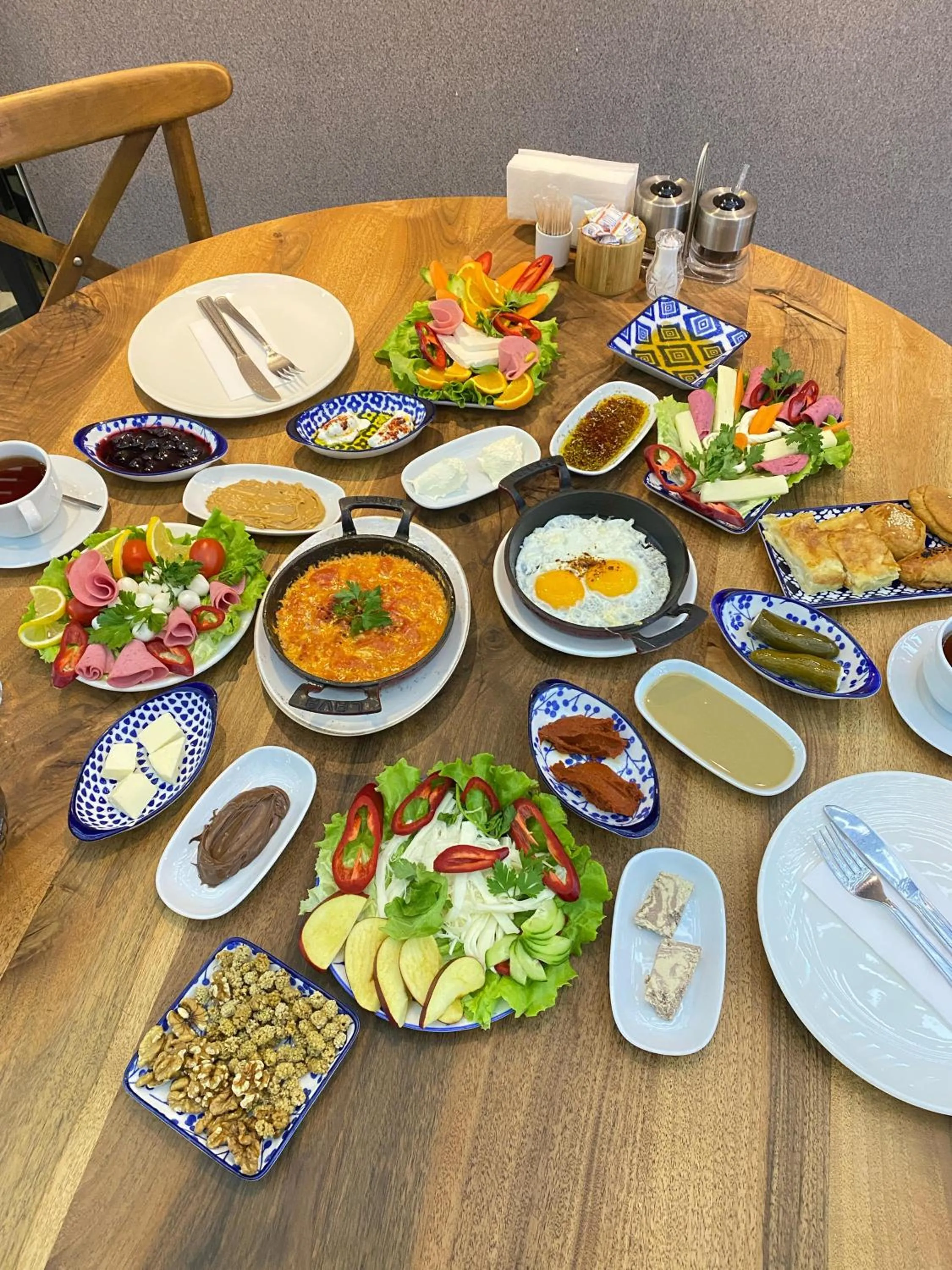 Restaurant/places to eat in The Roomy Hotel Nişantaşı