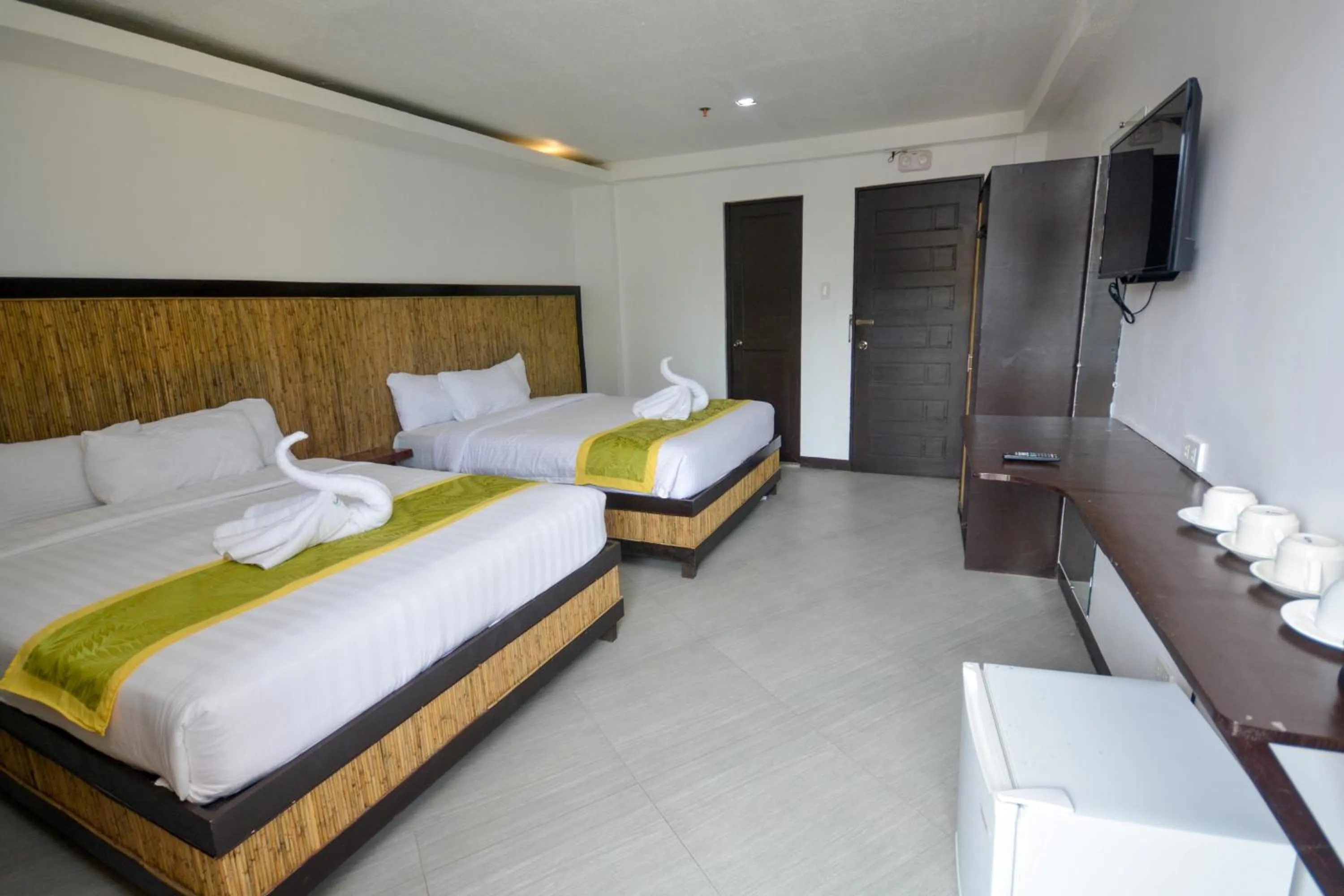 Bed in Bamboo Beach Resort & Restaurant