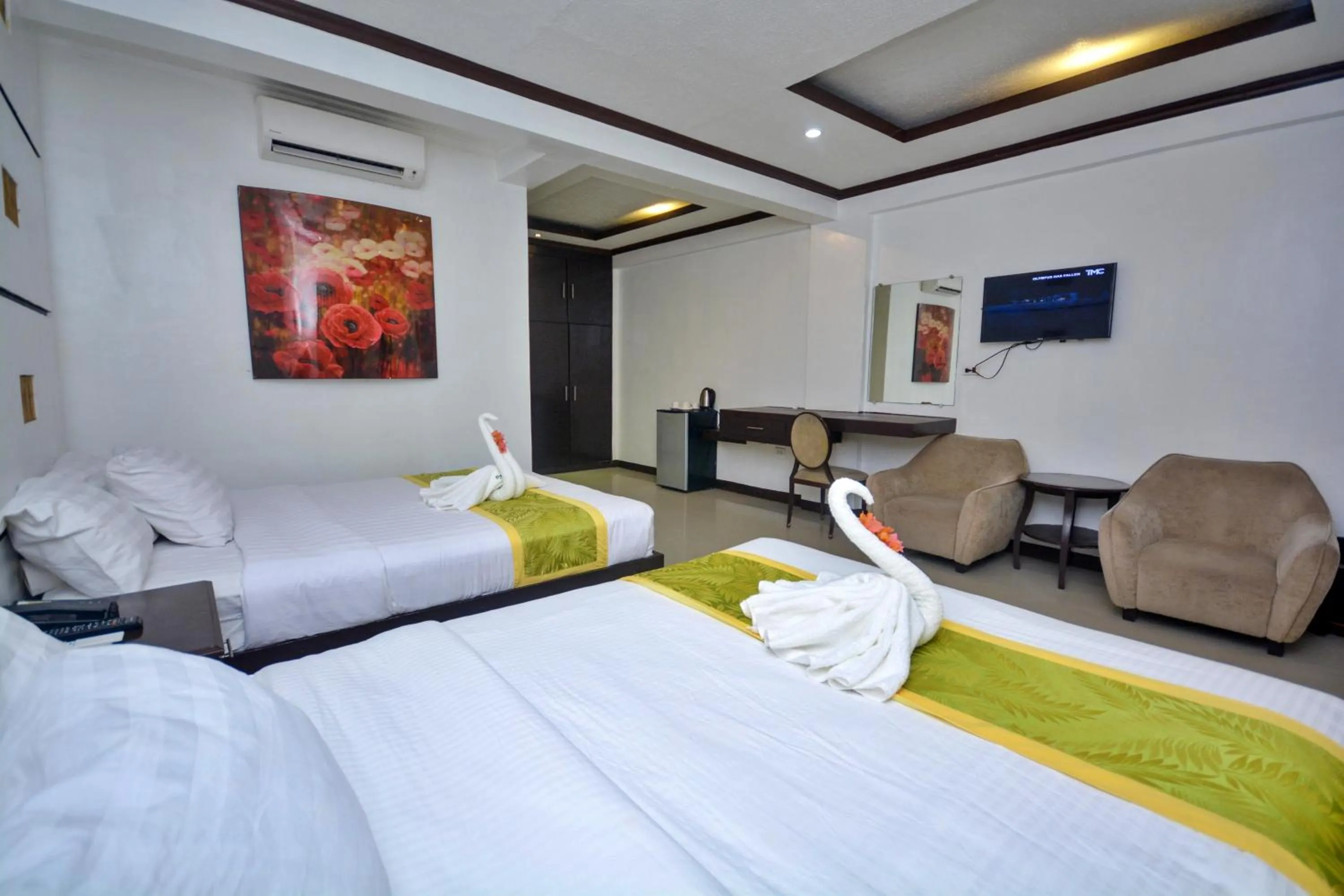 Bed in Bamboo Beach Resort & Restaurant