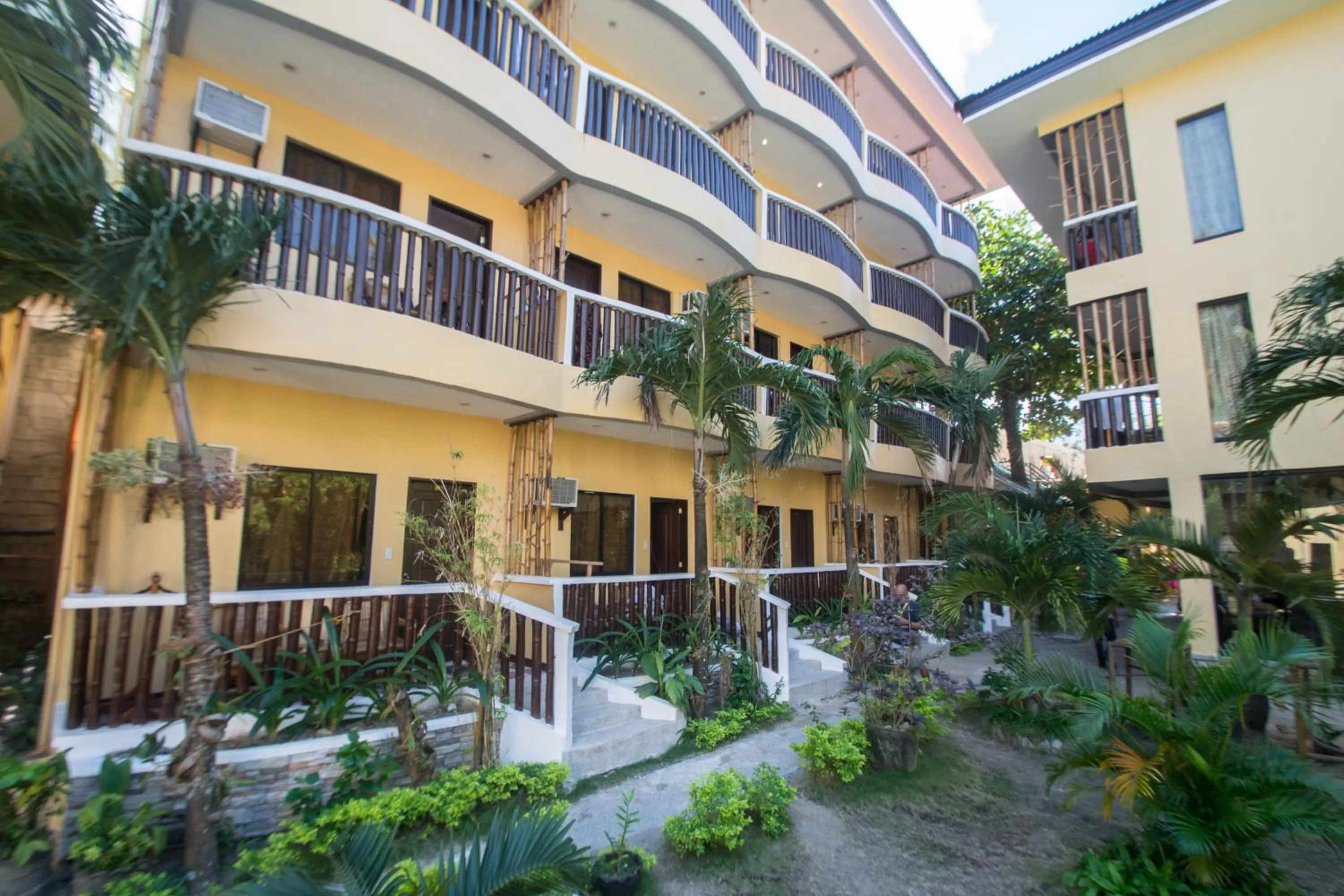 Property building in Bamboo Beach Resort & Restaurant