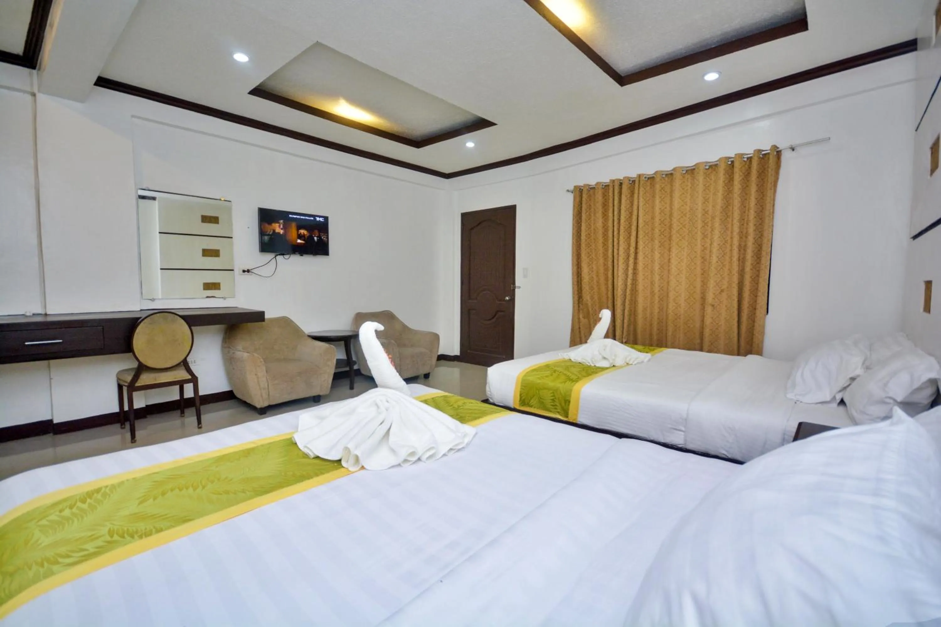 Bed in Bamboo Beach Resort & Restaurant