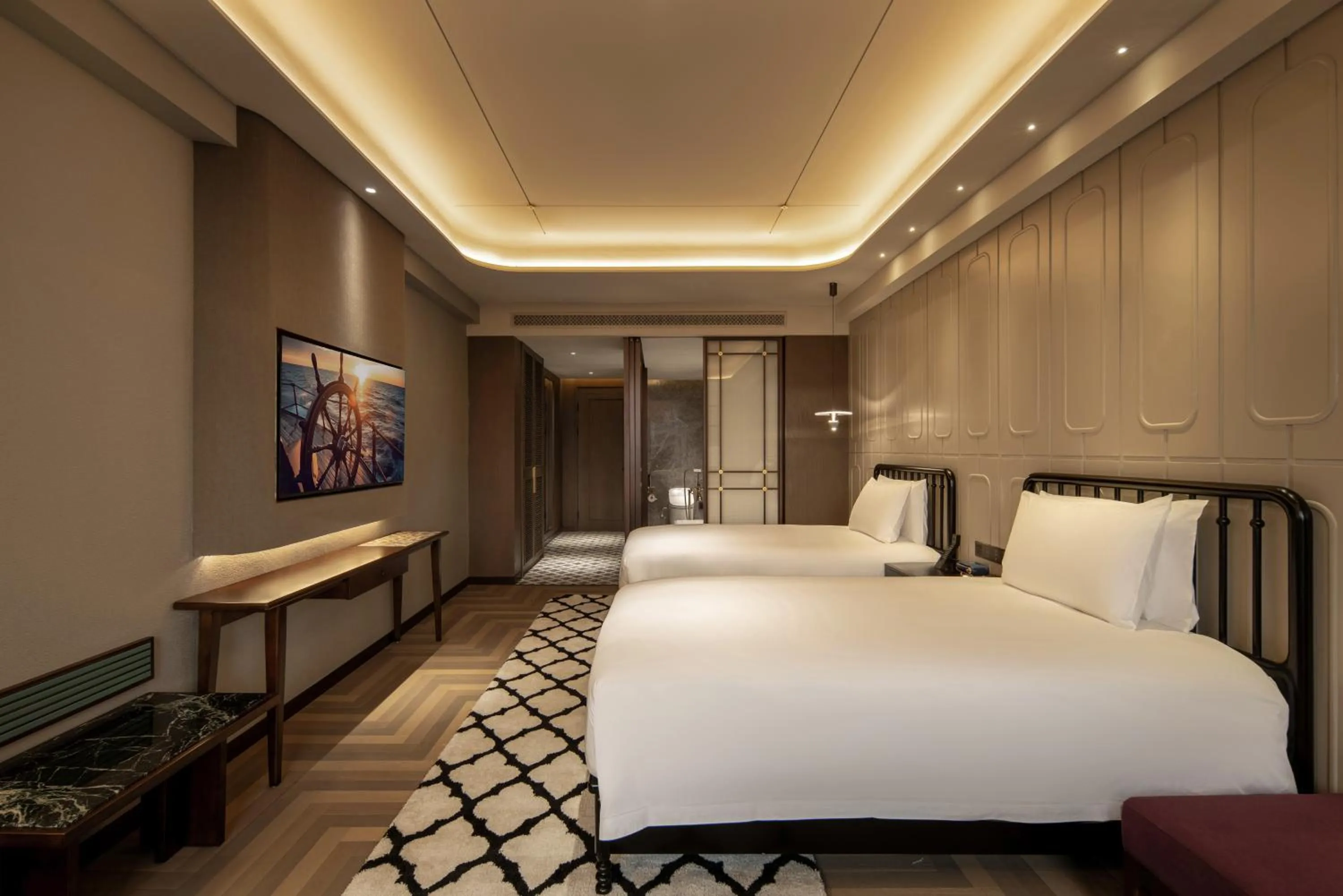 Bedroom, Bed in Xiamen Lujiang Harbourview Hotel