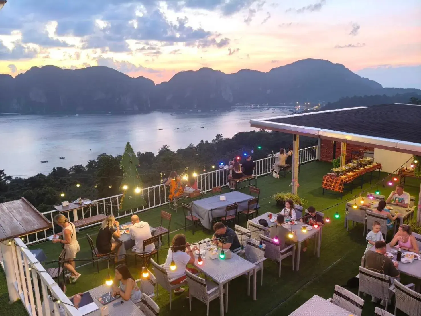 Restaurant/places to eat in PP Mountain Beach Resort Restaurant/places to eat in PP Mountain Beach Resort