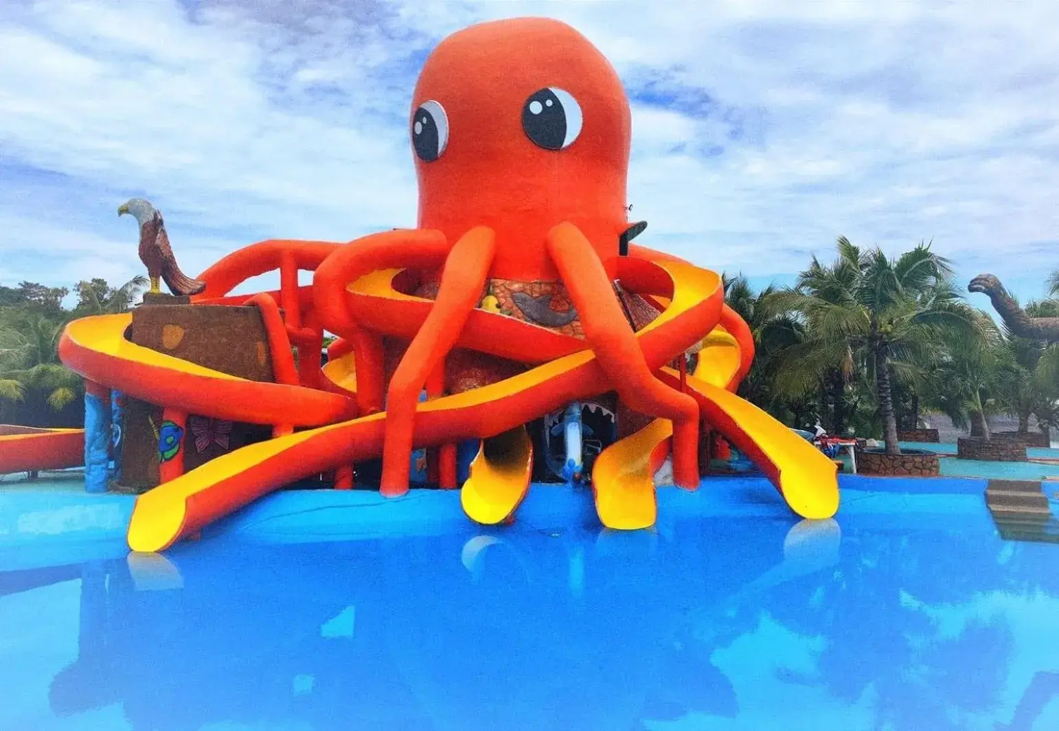 Pool view in Phi Phi Mountain Beach Resort SHA Certified Pool view in Phi Phi Mountain Beach Resort SHA Certified