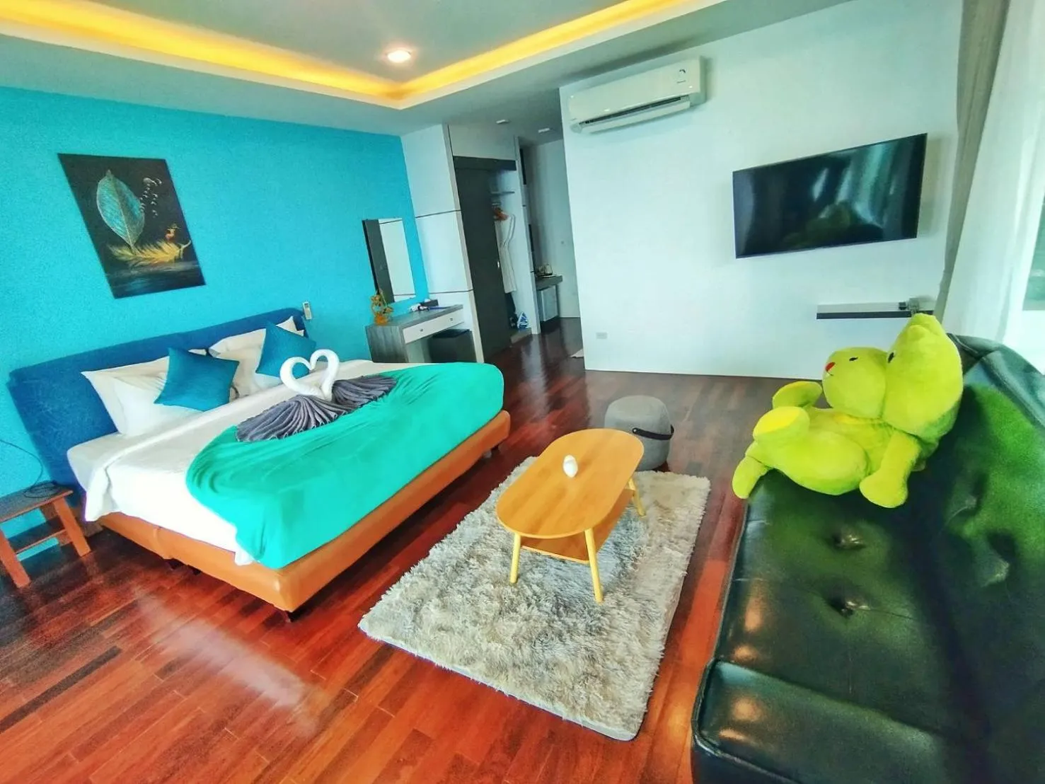 Photo of the whole room, Bed in Phi Phi Mountain Beach Resort SHA Certified