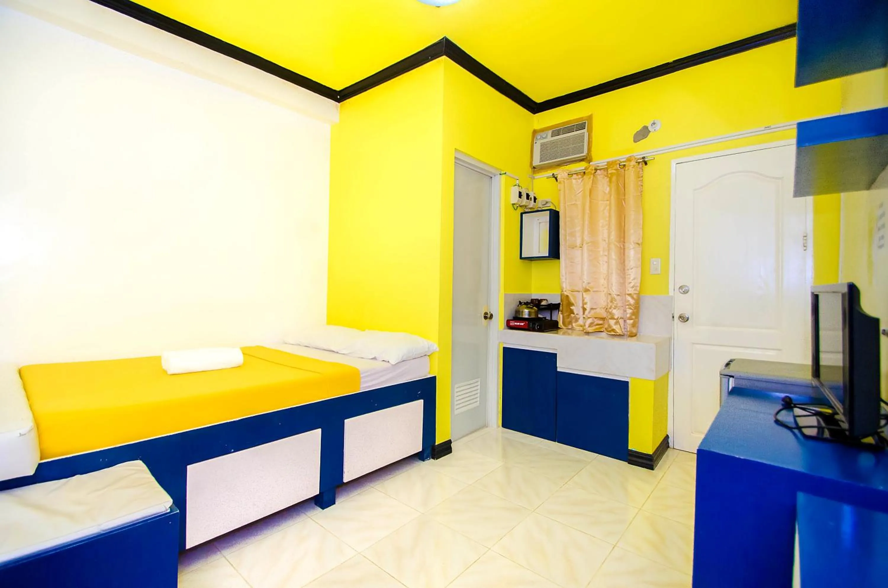 Photo of the whole room, Bed in Bambooze Hauz