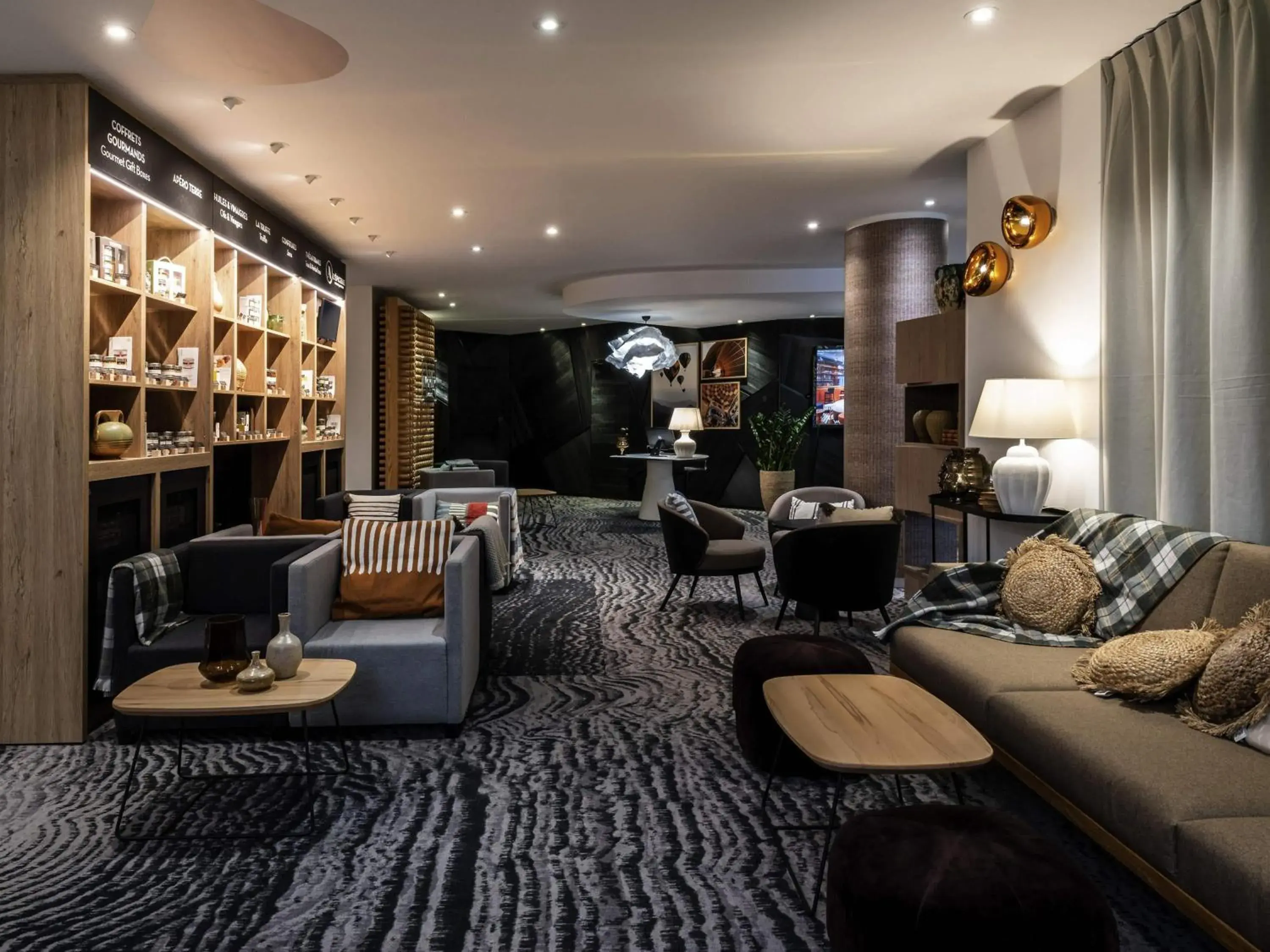 Property building in Mercure Grenoble Meylan Property building in Mercure Grenoble Meylan