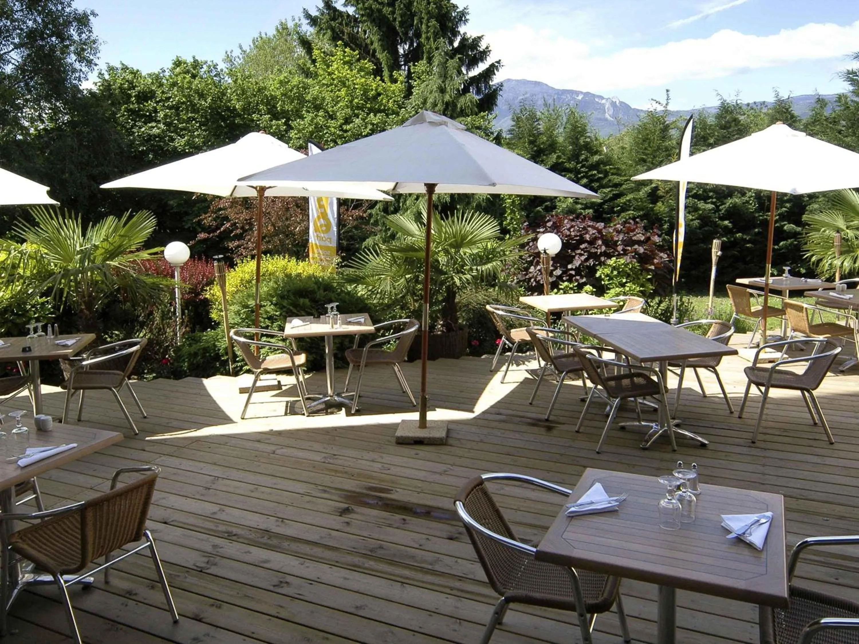 Restaurant/places to eat in Mercure Grenoble Meylan