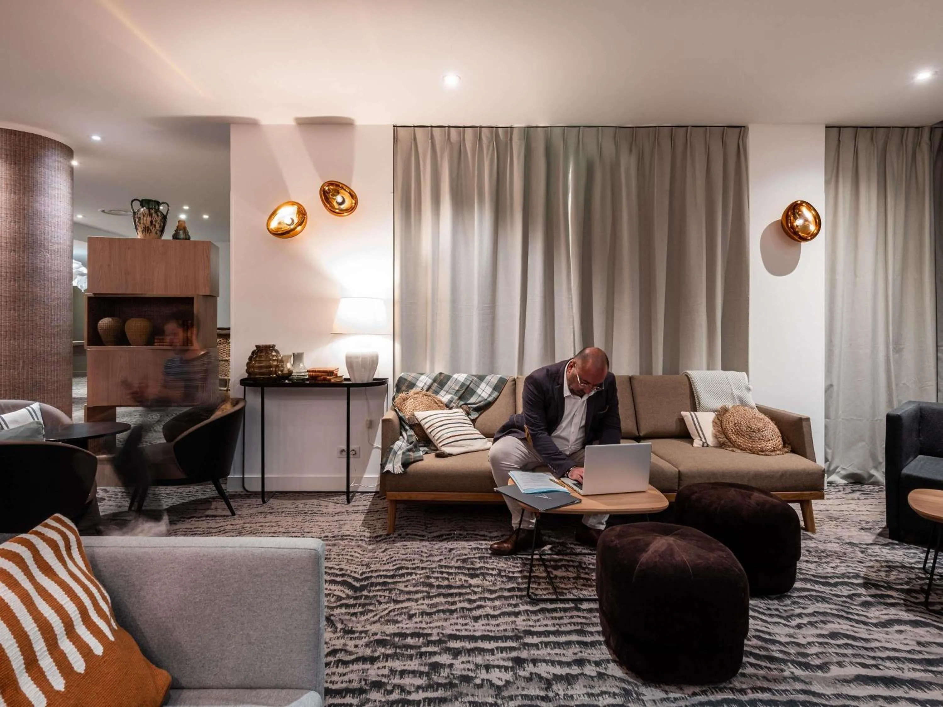 Lounge or bar in Mercure Grenoble Meylan