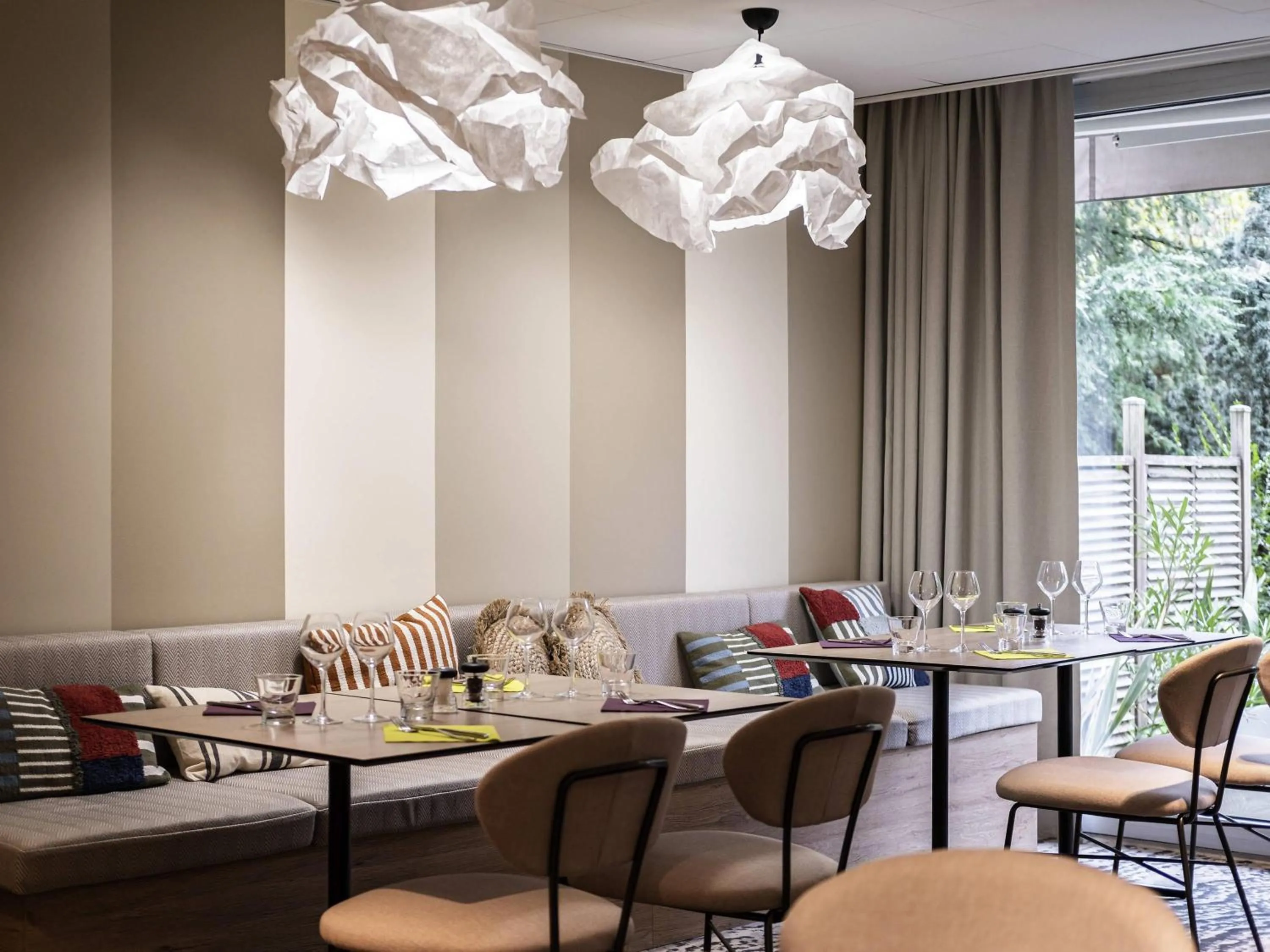 Restaurant/places to eat in Mercure Grenoble Meylan