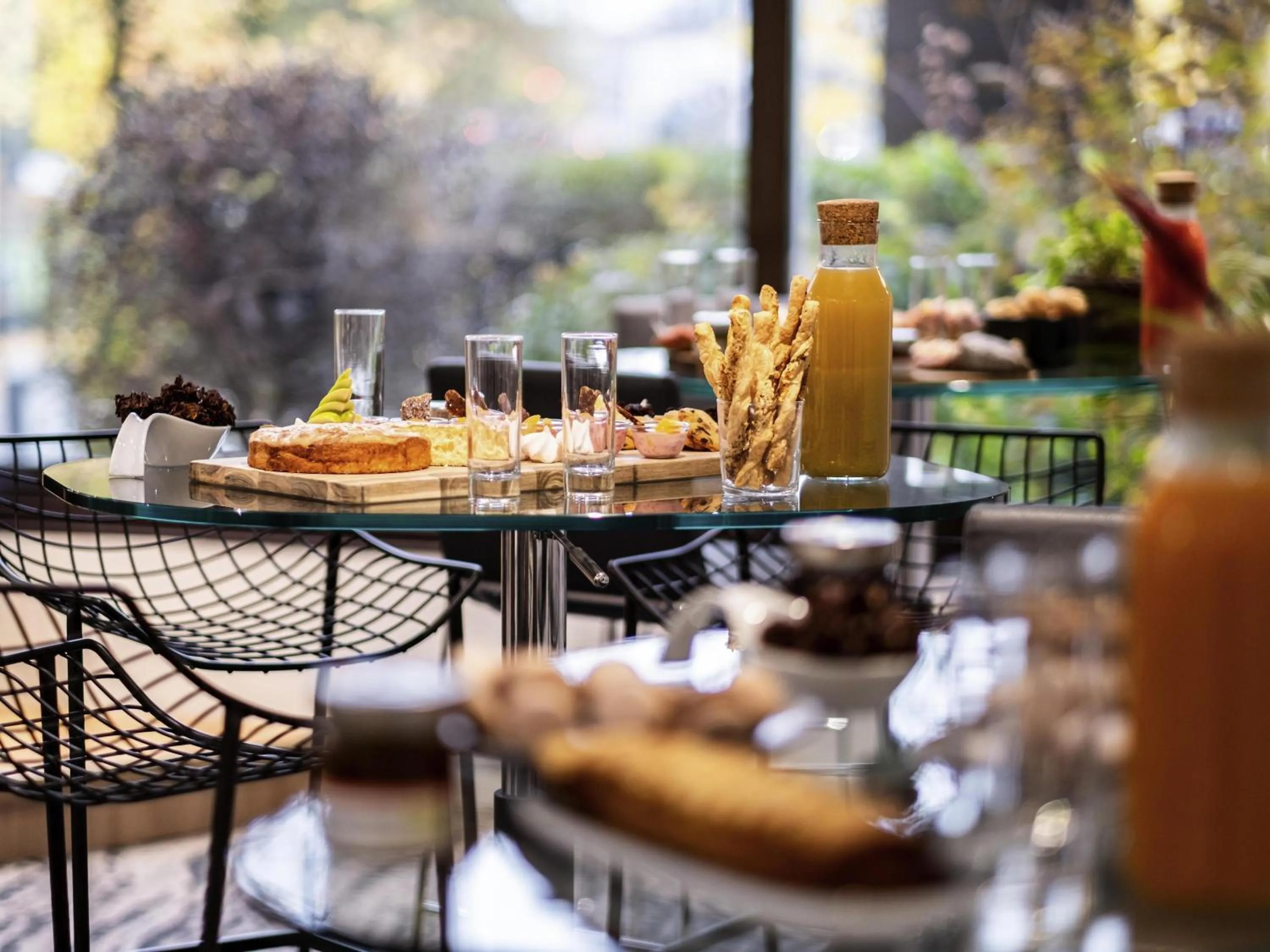 Restaurant/places to eat in Mercure Grenoble Meylan