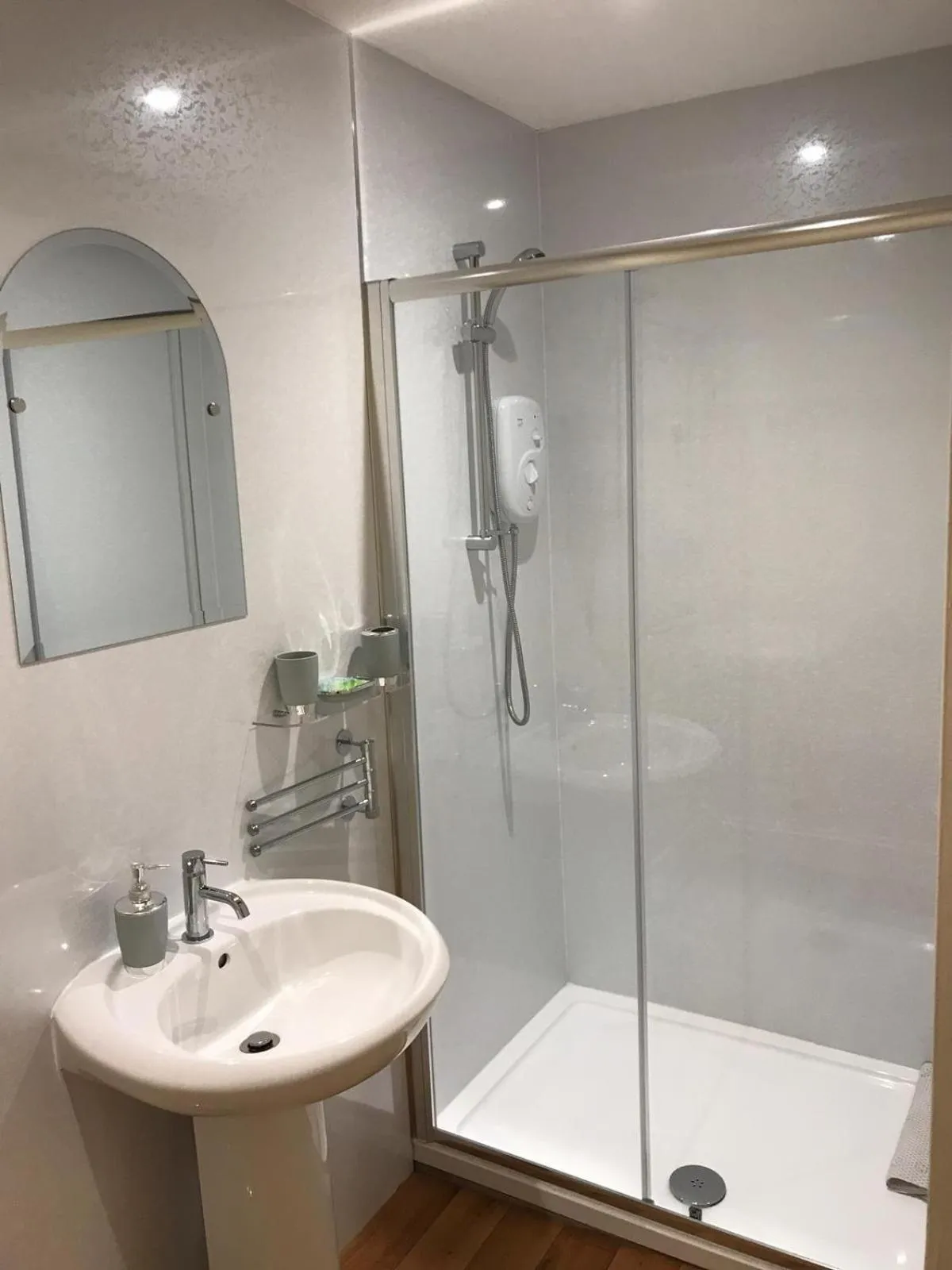 Bedroom in Red Lion Inn