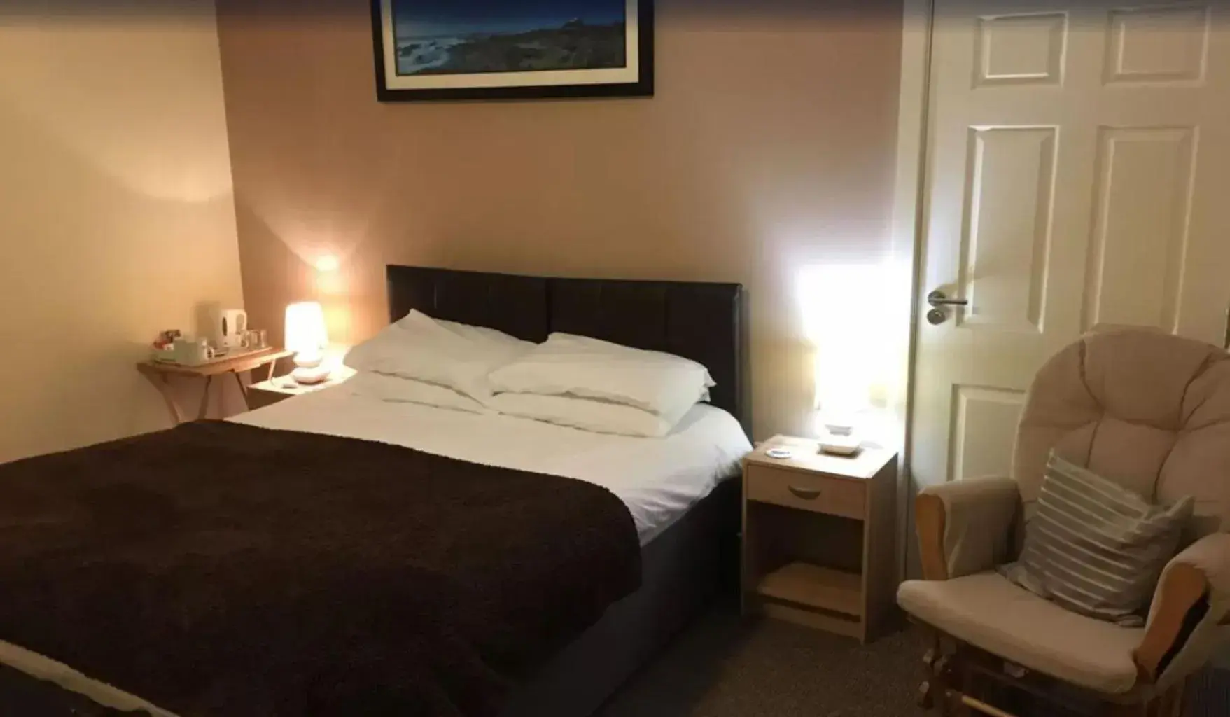 Bedroom, Bed in Red Lion Inn Bedroom, Bed in Red Lion Inn