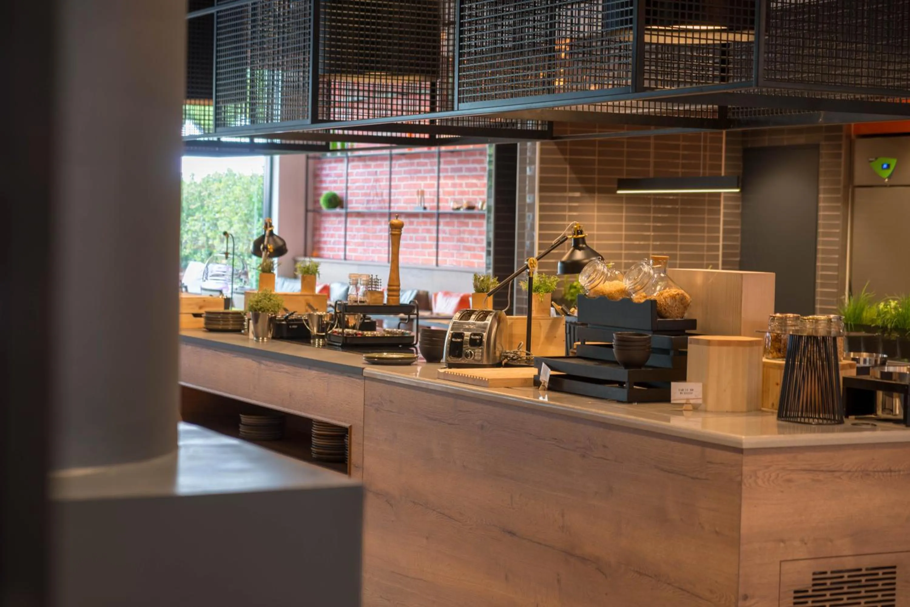 Restaurant/places to eat in Hotel Mercure Toulouse Centre Compans