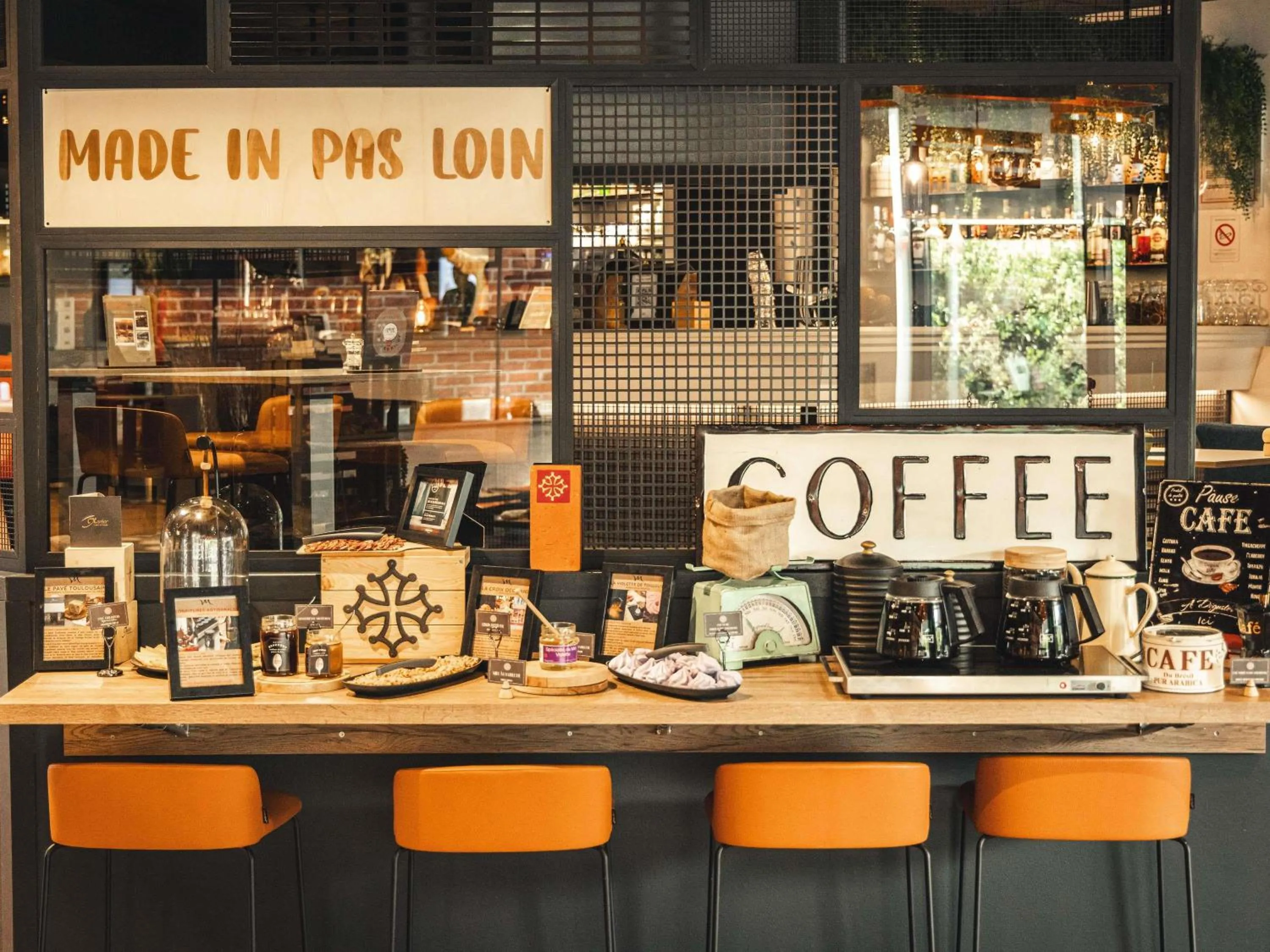 Breakfast in Hotel Mercure Toulouse Centre Compans