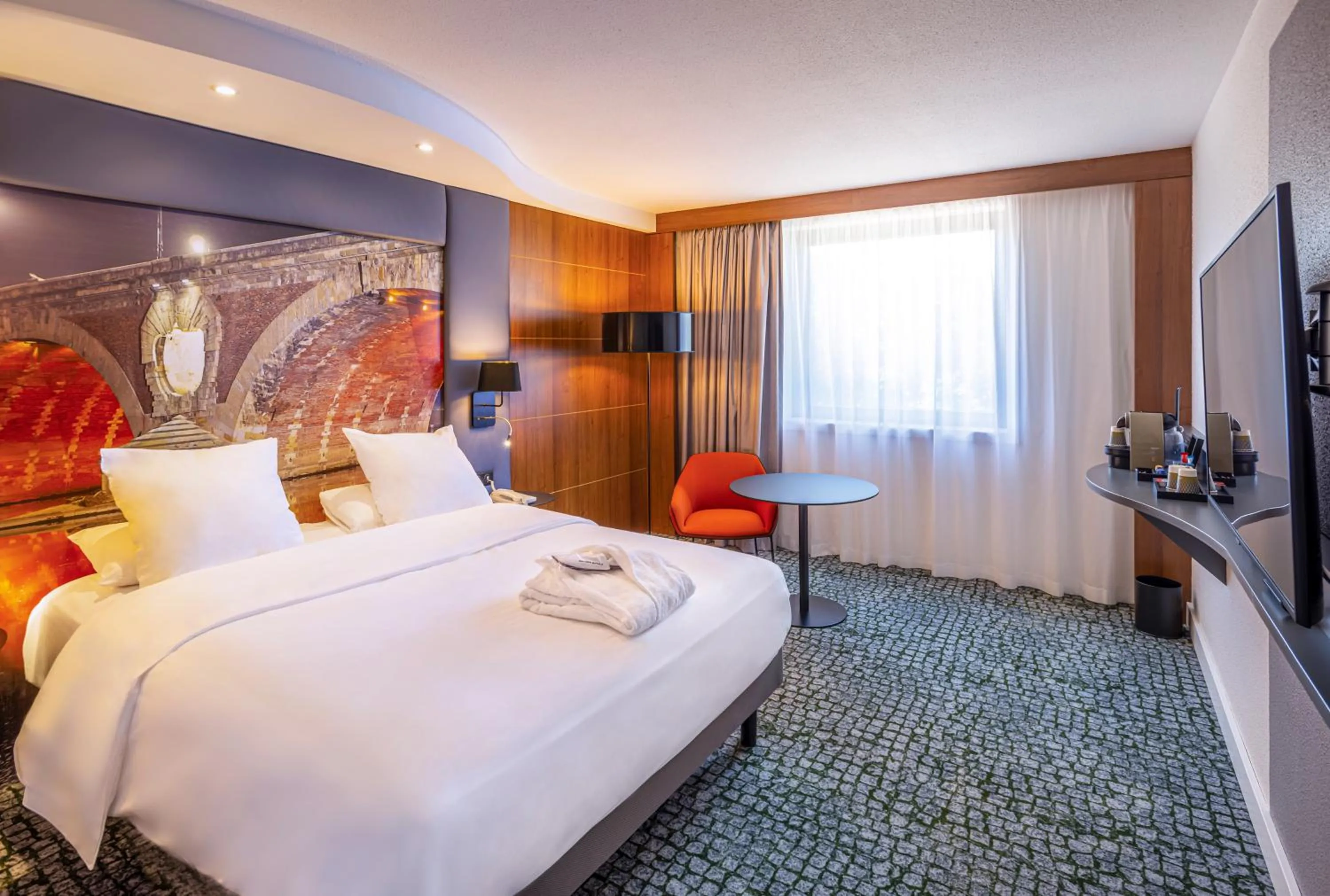 Bedroom, Bed in Hotel Mercure Toulouse Centre Compans