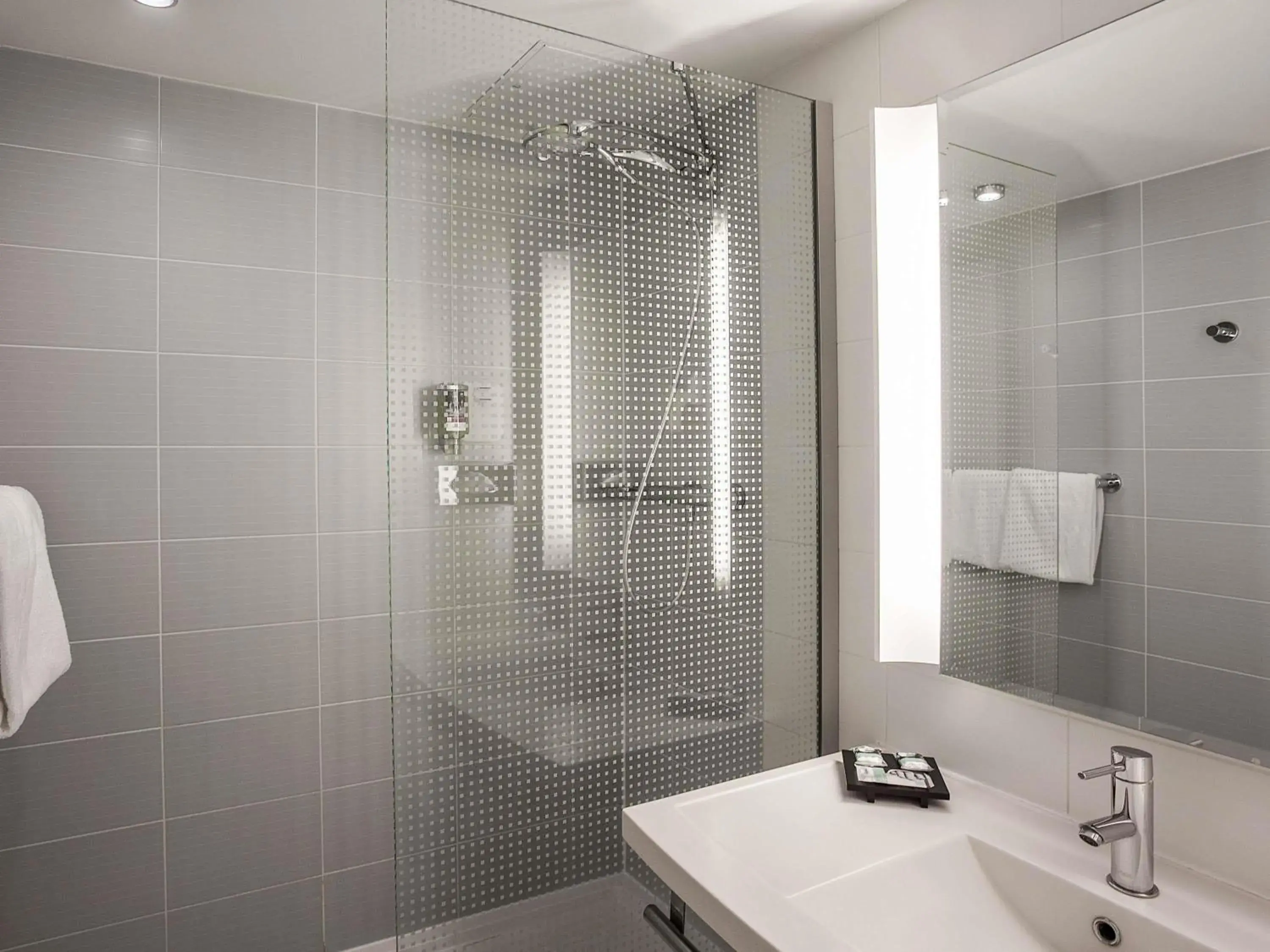 Bedroom in Hotel Mercure Toulouse Centre Compans Bedroom in Hotel Mercure Toulouse Centre Compans