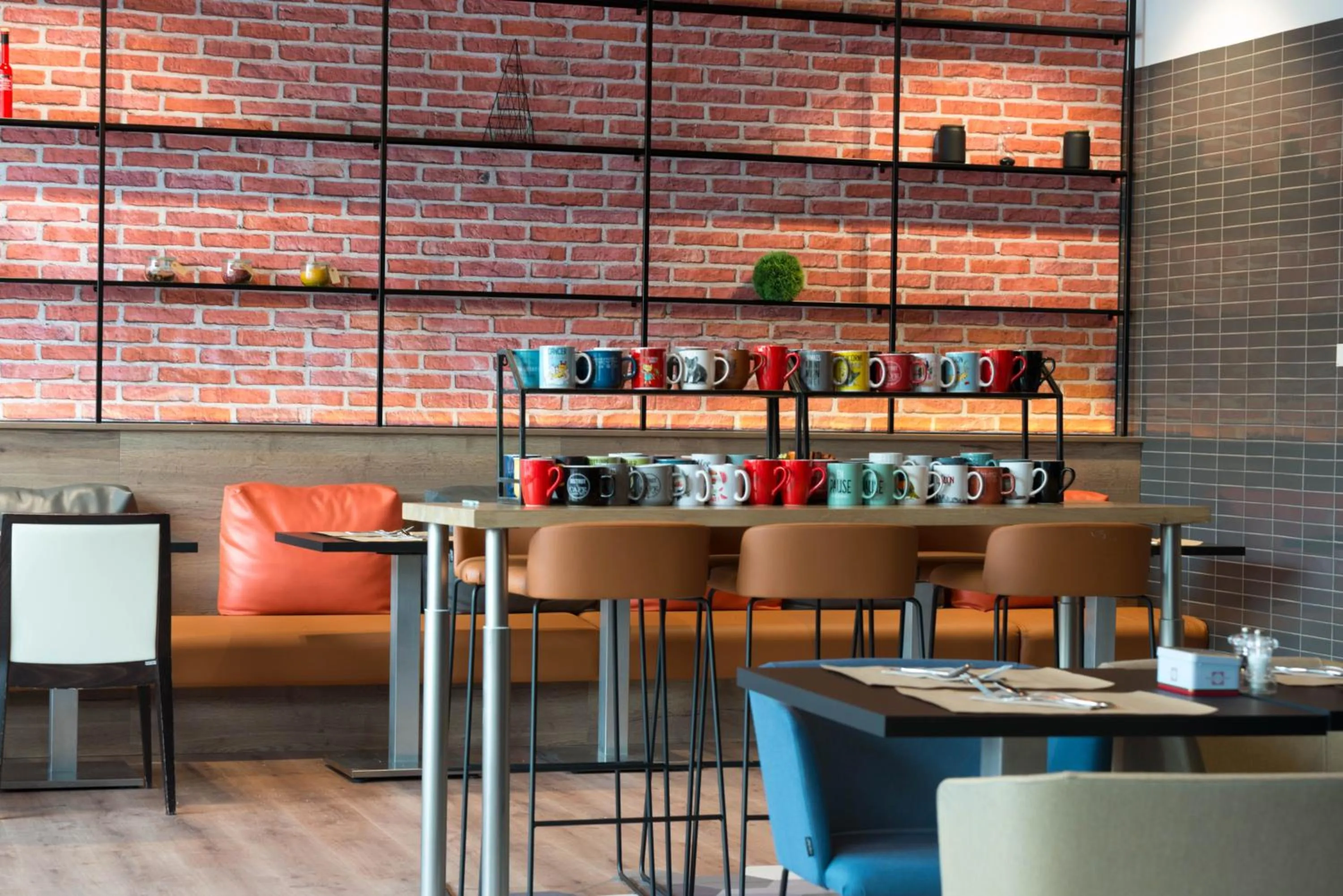 Restaurant/places to eat in Hotel Mercure Toulouse Centre Compans