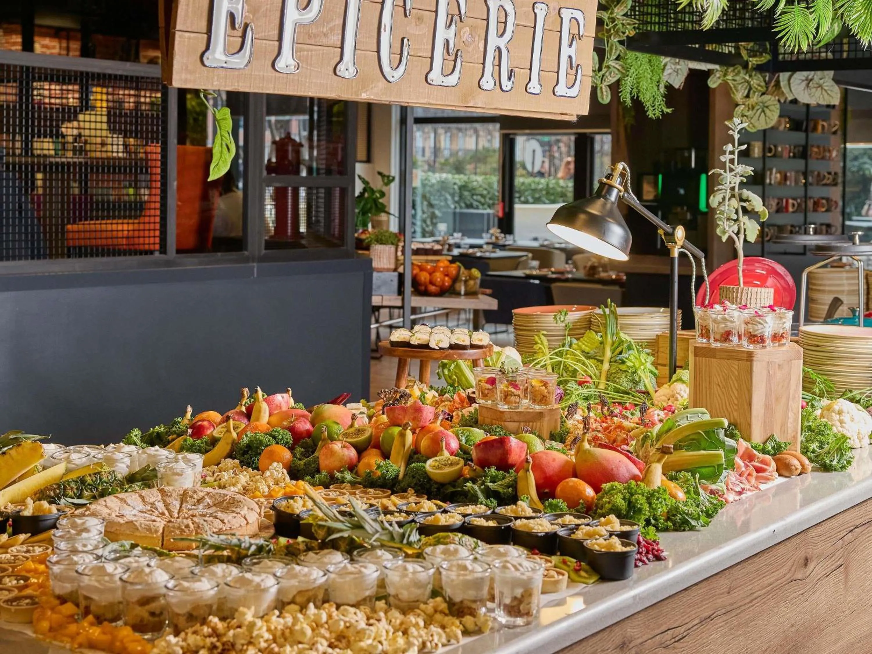 Restaurant/places to eat in Hotel Mercure Toulouse Centre Compans