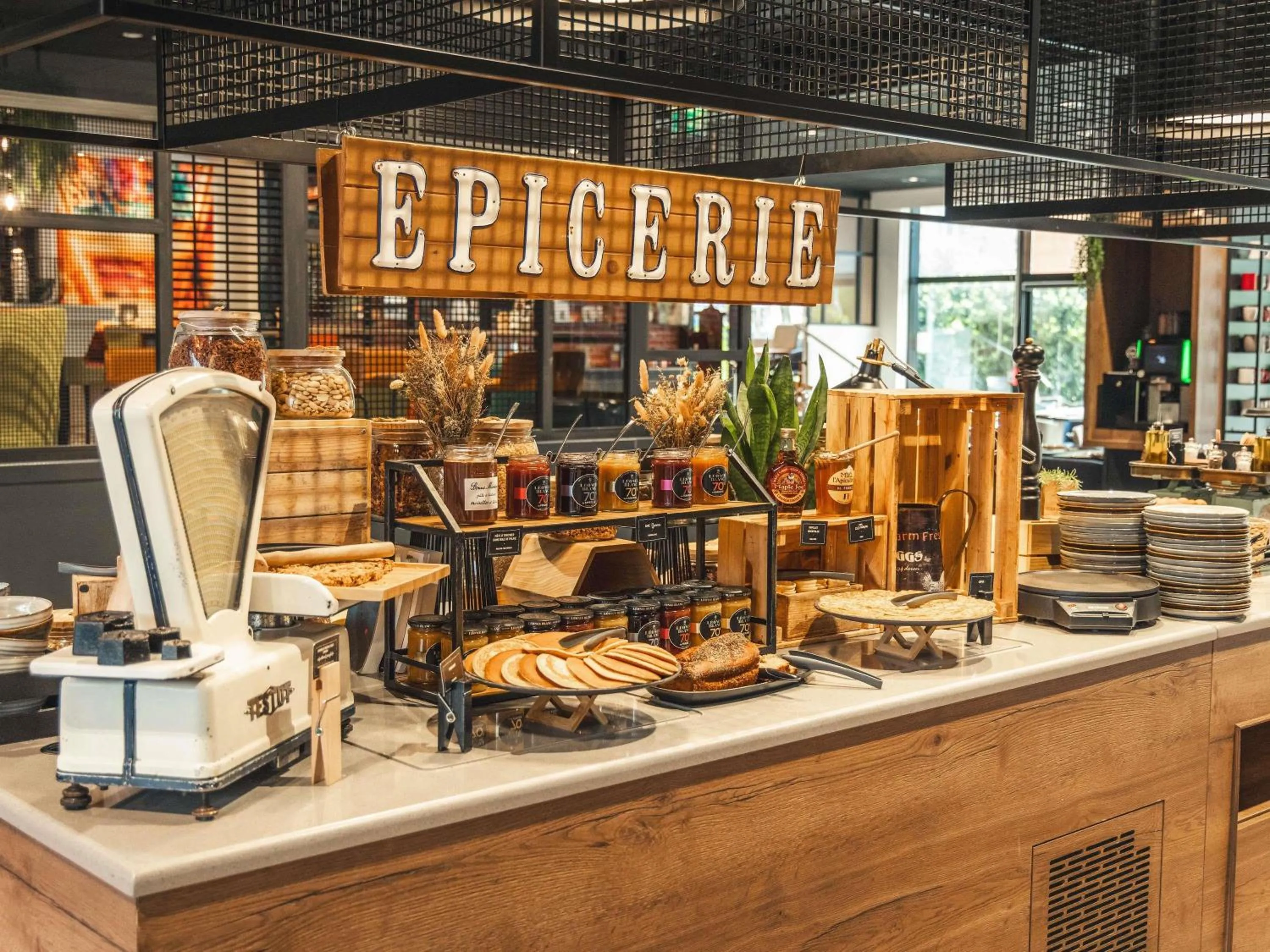 Breakfast in Hotel Mercure Toulouse Centre Compans