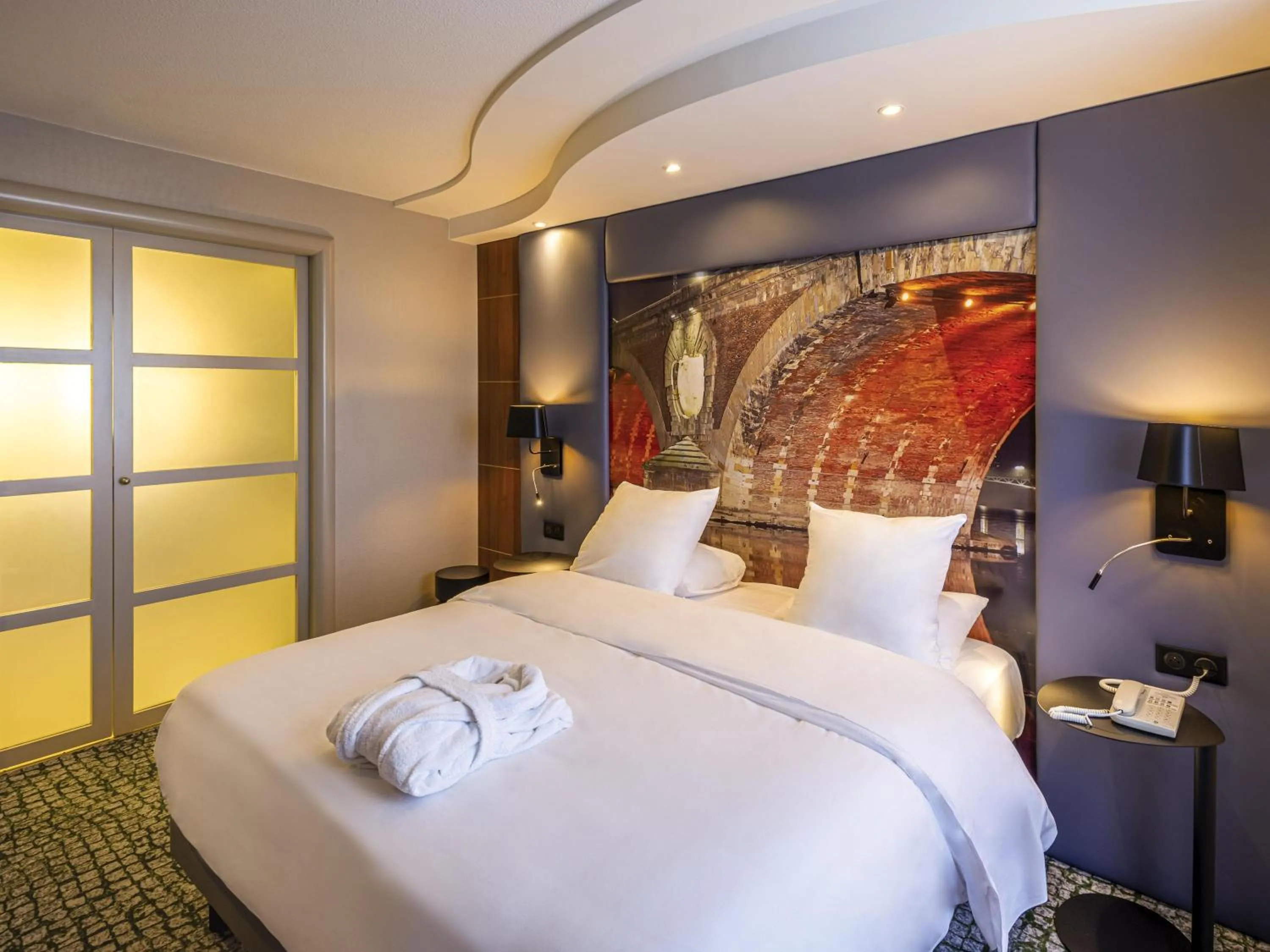 Bedroom, Bed in Hotel Mercure Toulouse Centre Compans