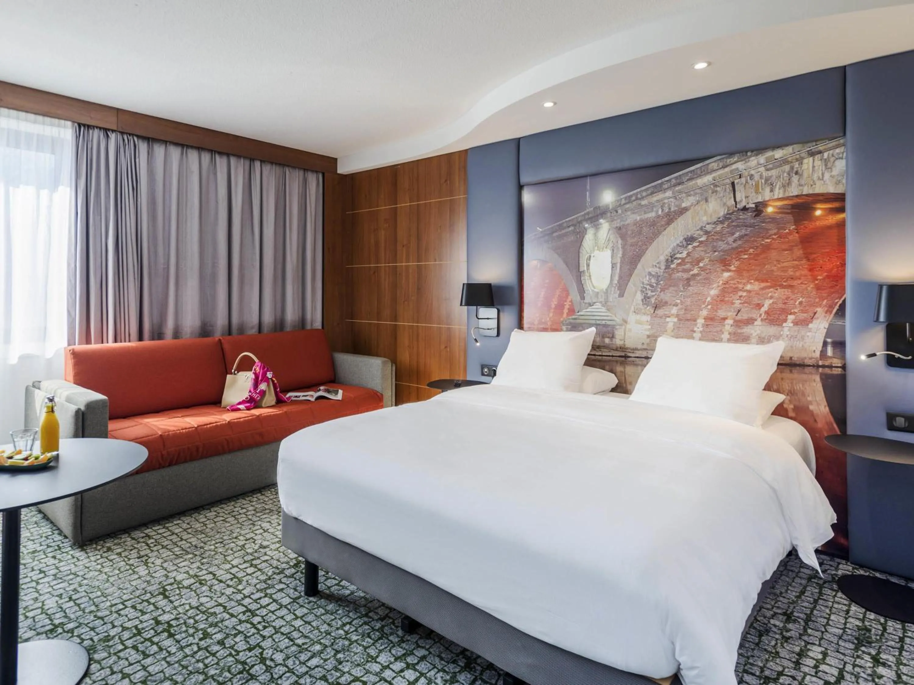 Bedroom, Bed in Hotel Mercure Toulouse Centre Compans