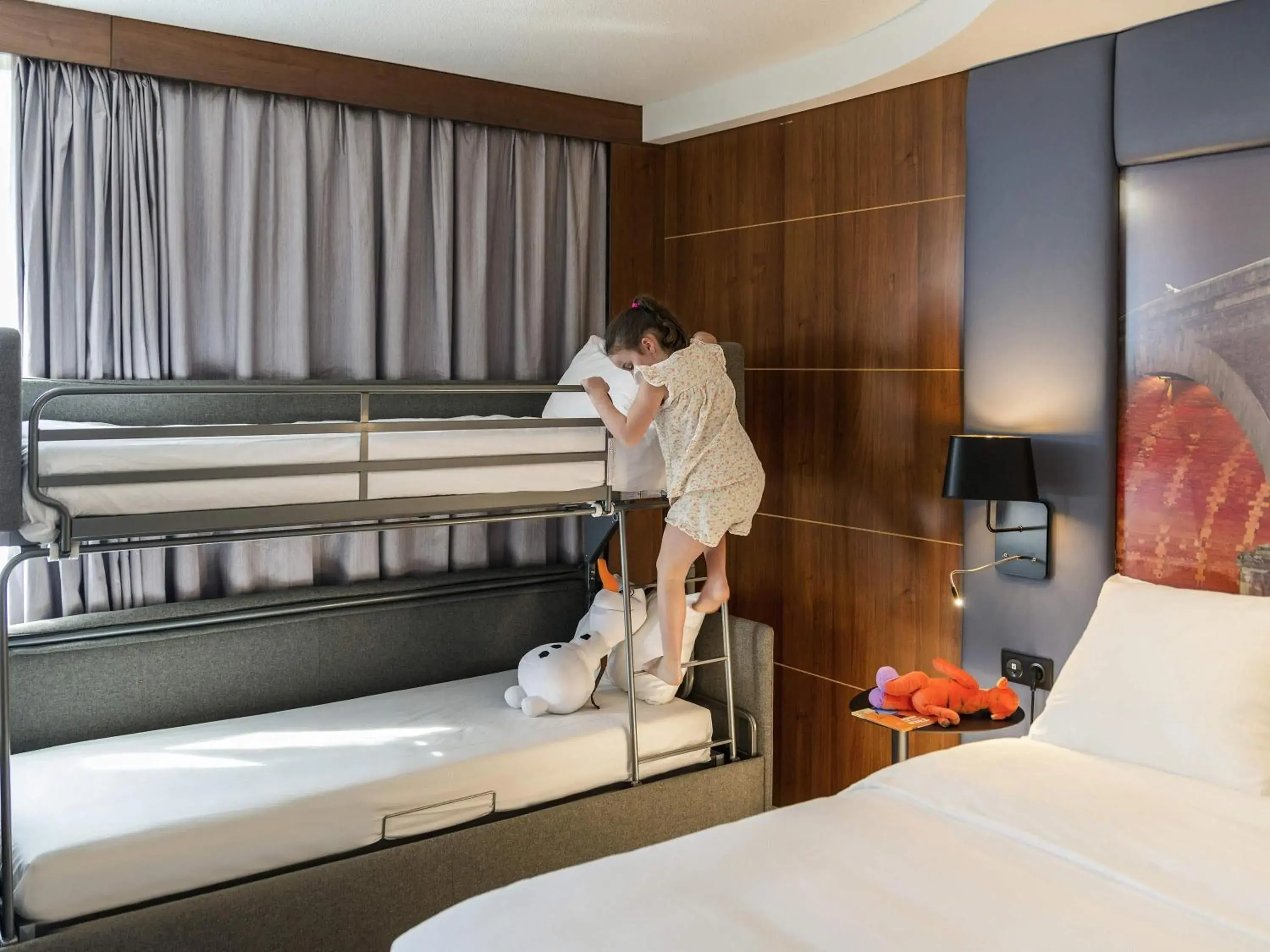 Bedroom, Bed in Hotel Mercure Toulouse Centre Compans Bedroom, Bed in Hotel Mercure Toulouse Centre Compans