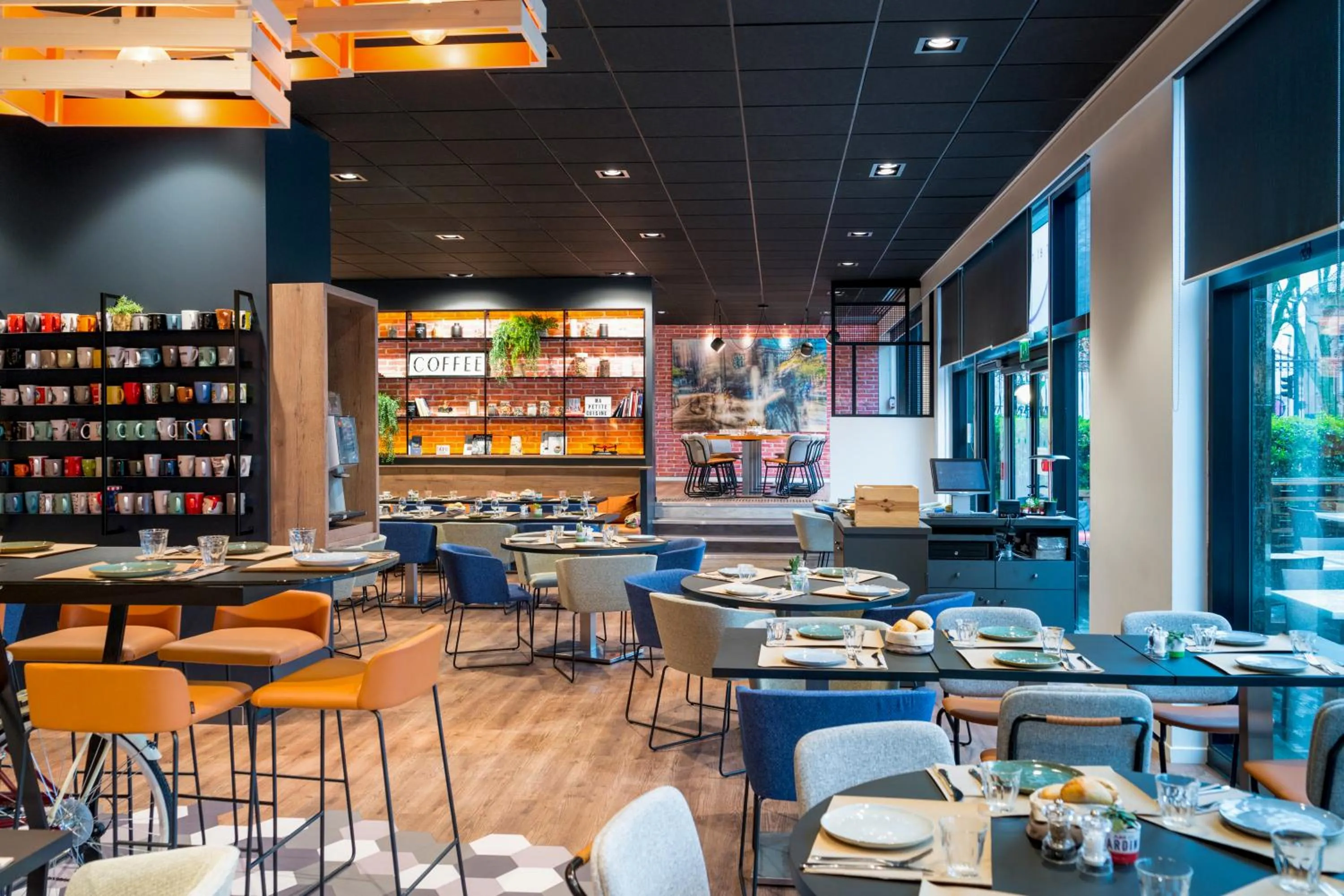 Restaurant/places to eat in Hotel Mercure Toulouse Centre Compans