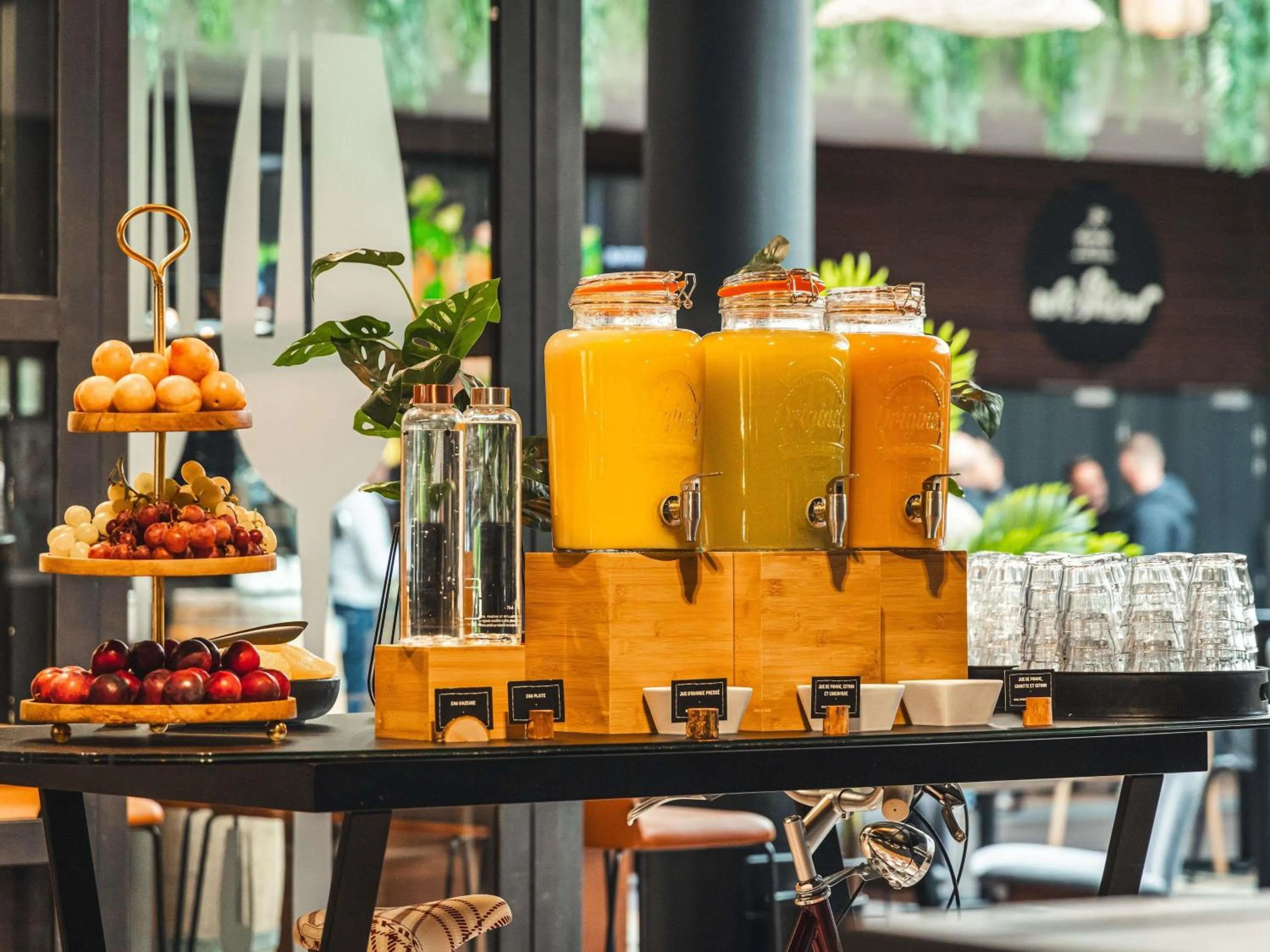 Breakfast in Hotel Mercure Toulouse Centre Compans