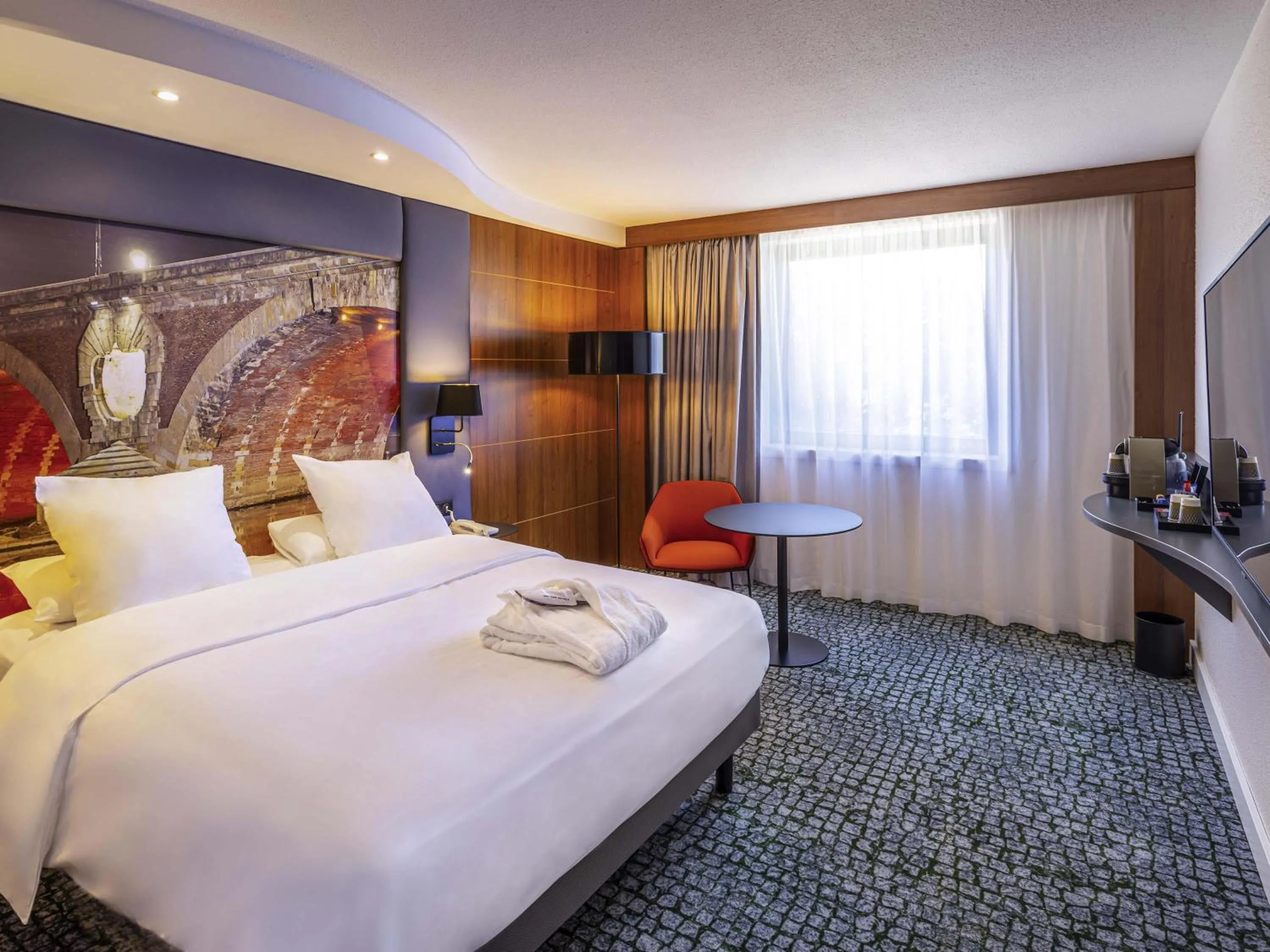 Bedroom, Bed in Hotel Mercure Toulouse Centre Compans