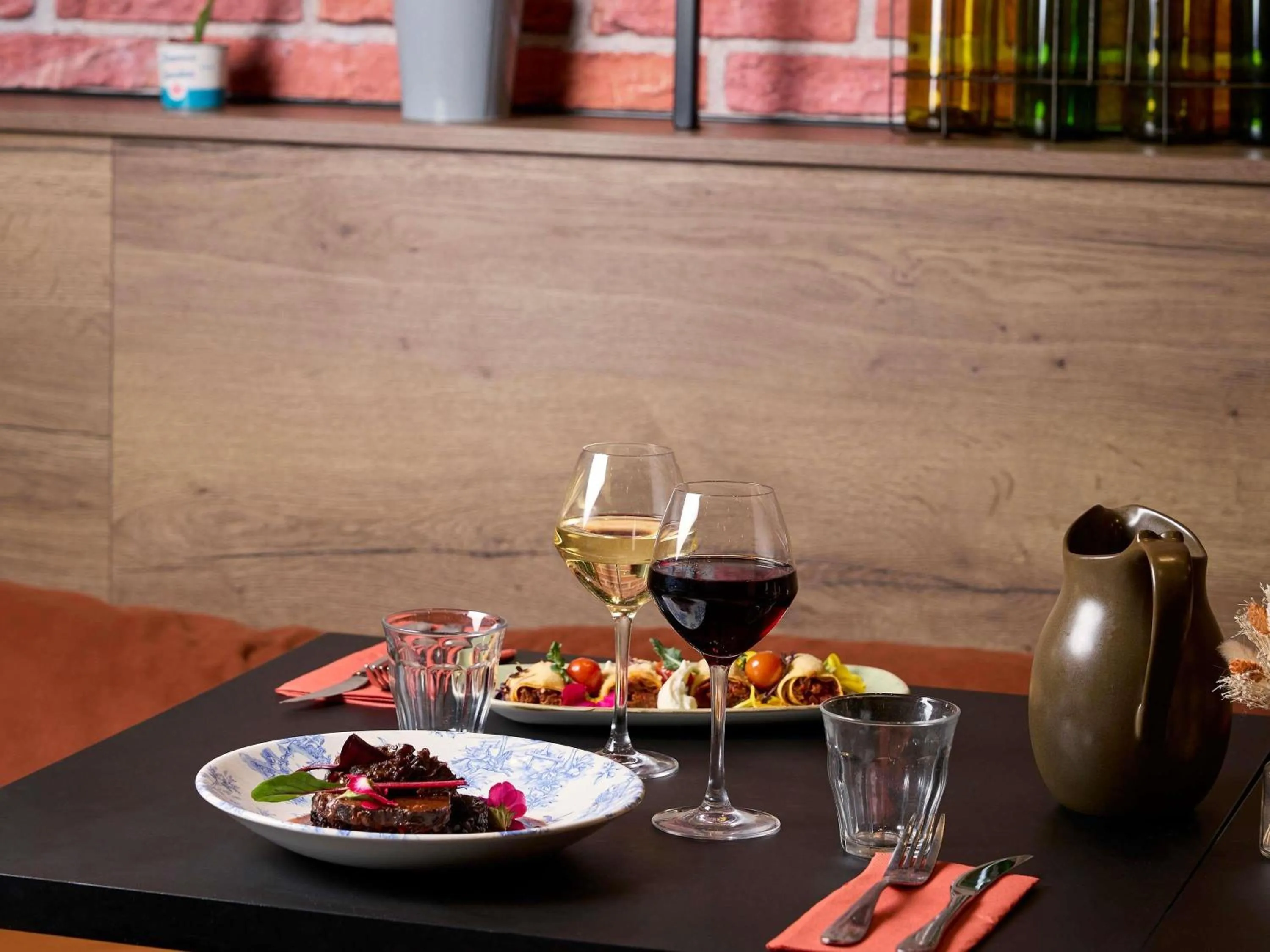 Restaurant/places to eat in Hotel Mercure Toulouse Centre Compans