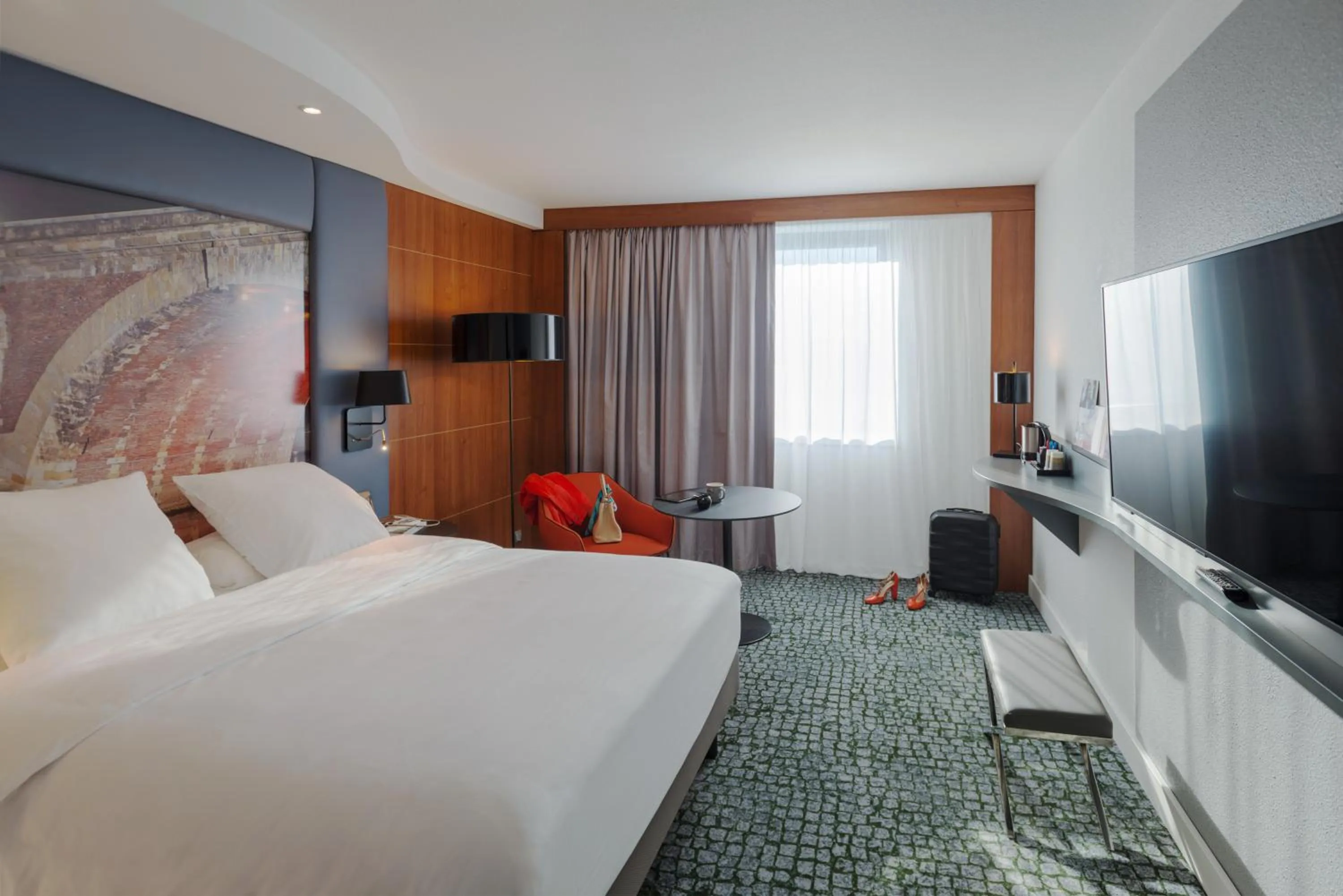 Photo of the whole room, Bed in Hotel Mercure Toulouse Centre Compans