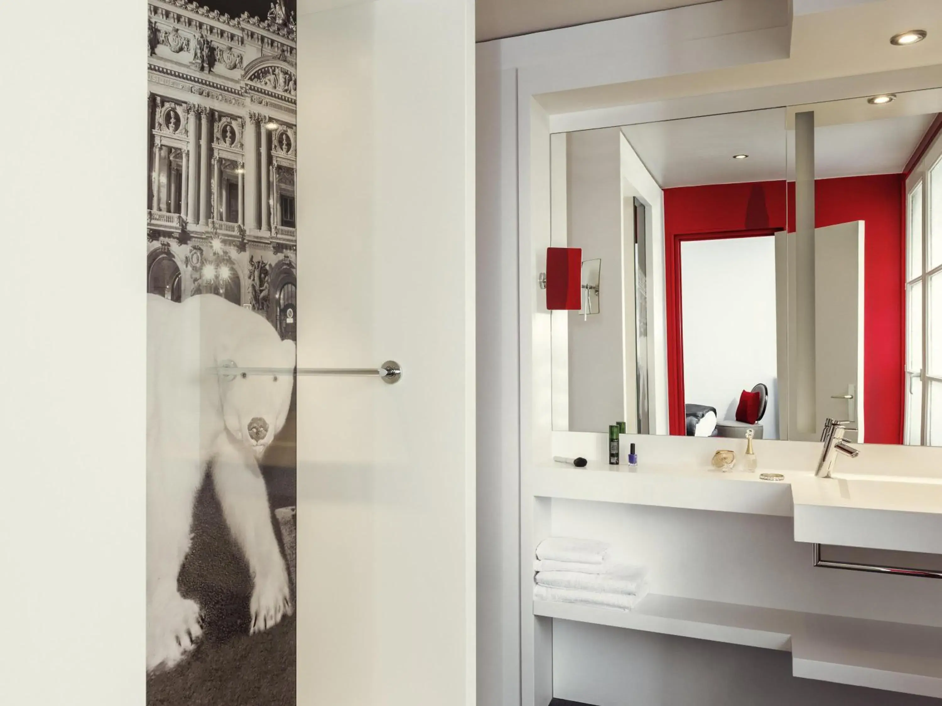 Bedroom in Mercure Paris Opera Louvre Bedroom in Mercure Paris Opera Louvre