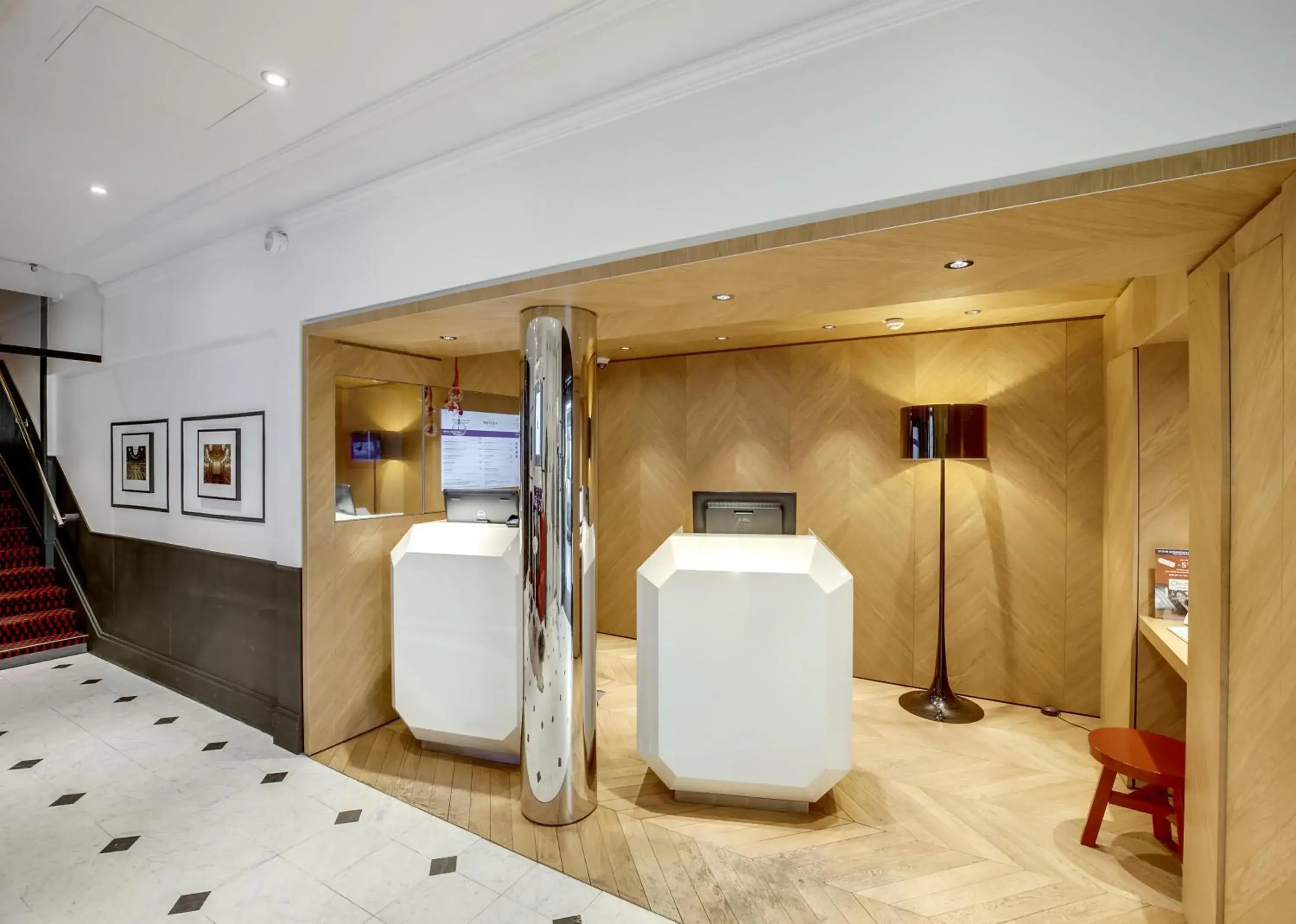 Lobby or reception in Mercure Paris Opera Louvre Lobby or reception in Mercure Paris Opera Louvre